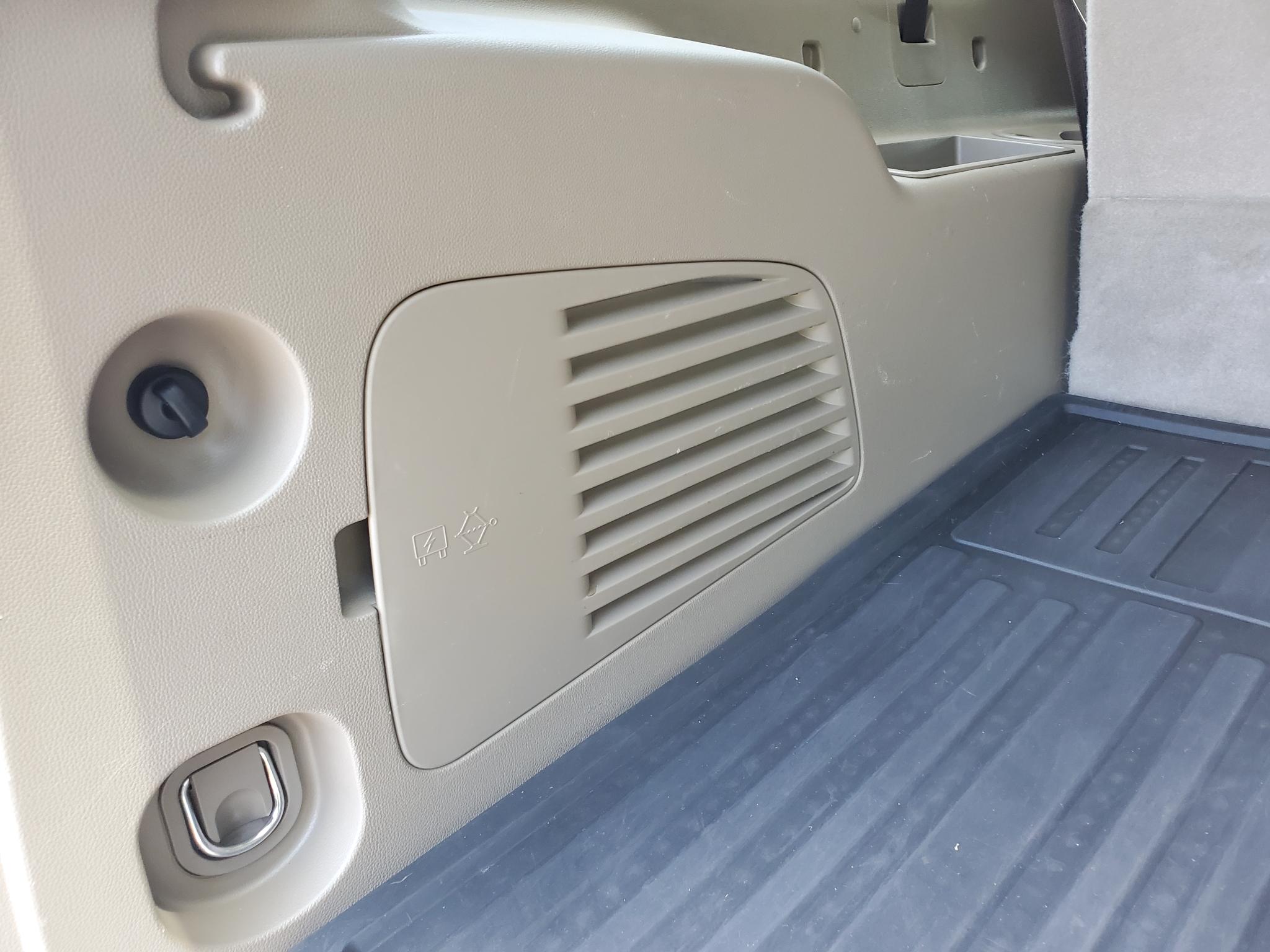 Chevrolet Suburban  2017