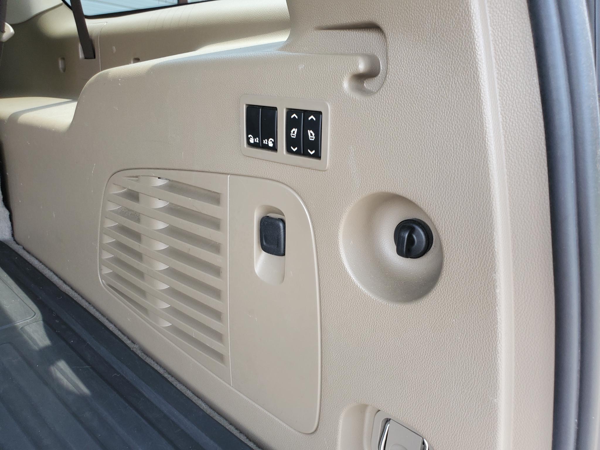 Chevrolet Suburban  2017