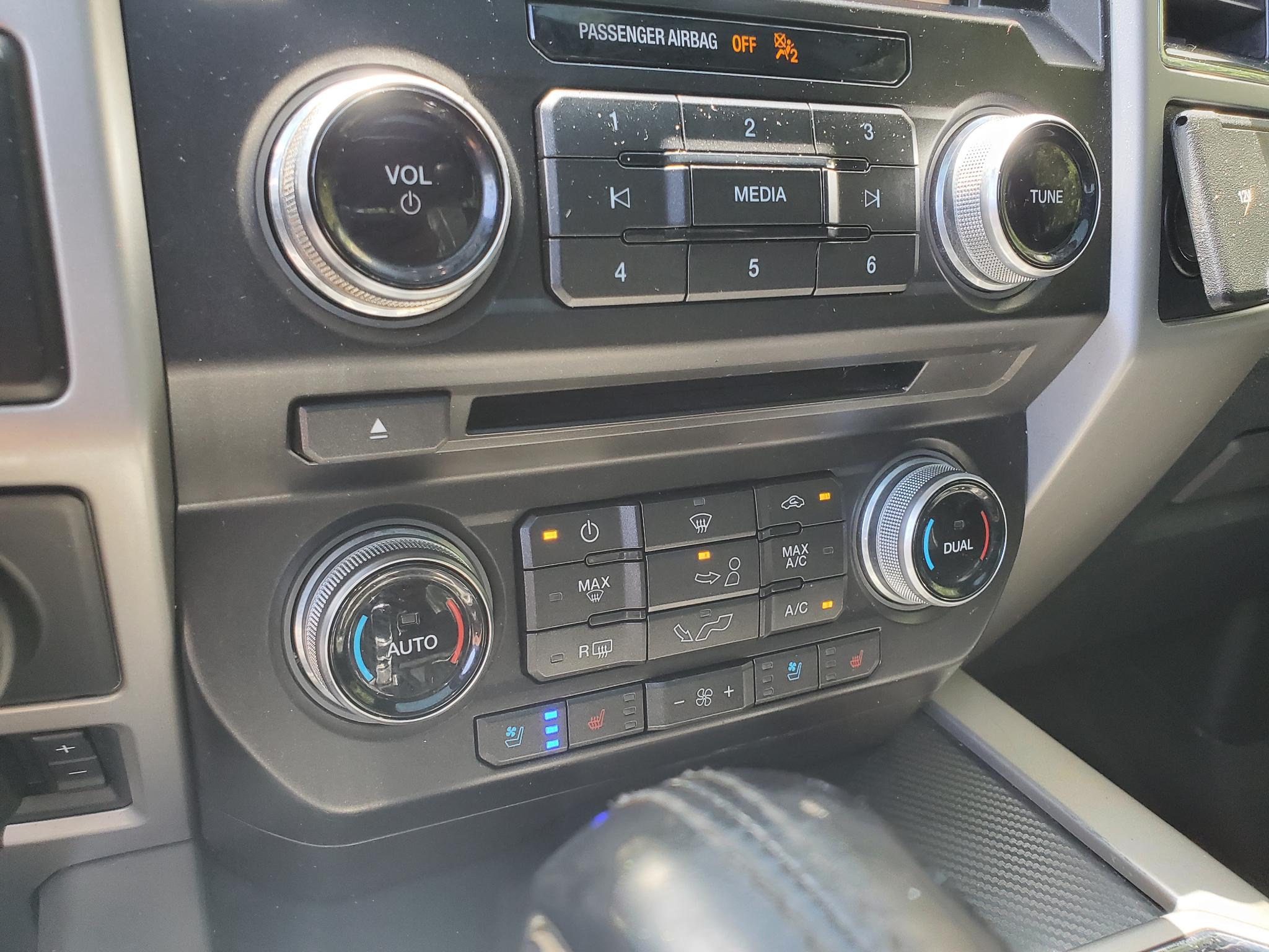 Ford F-150 Lariat 4WD SuperCrew 5.5' Box 2018