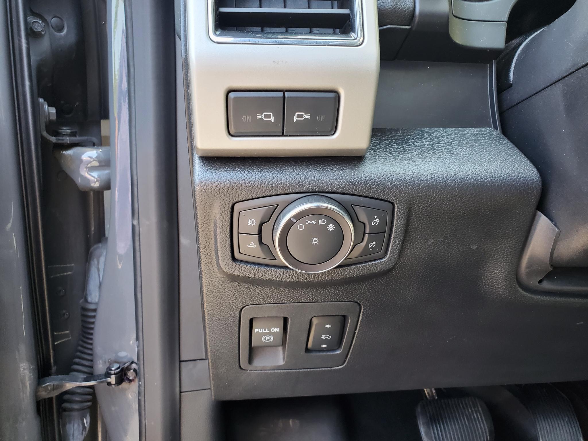 Ford F-150 Lariat 4WD SuperCrew 5.5' Box 2018