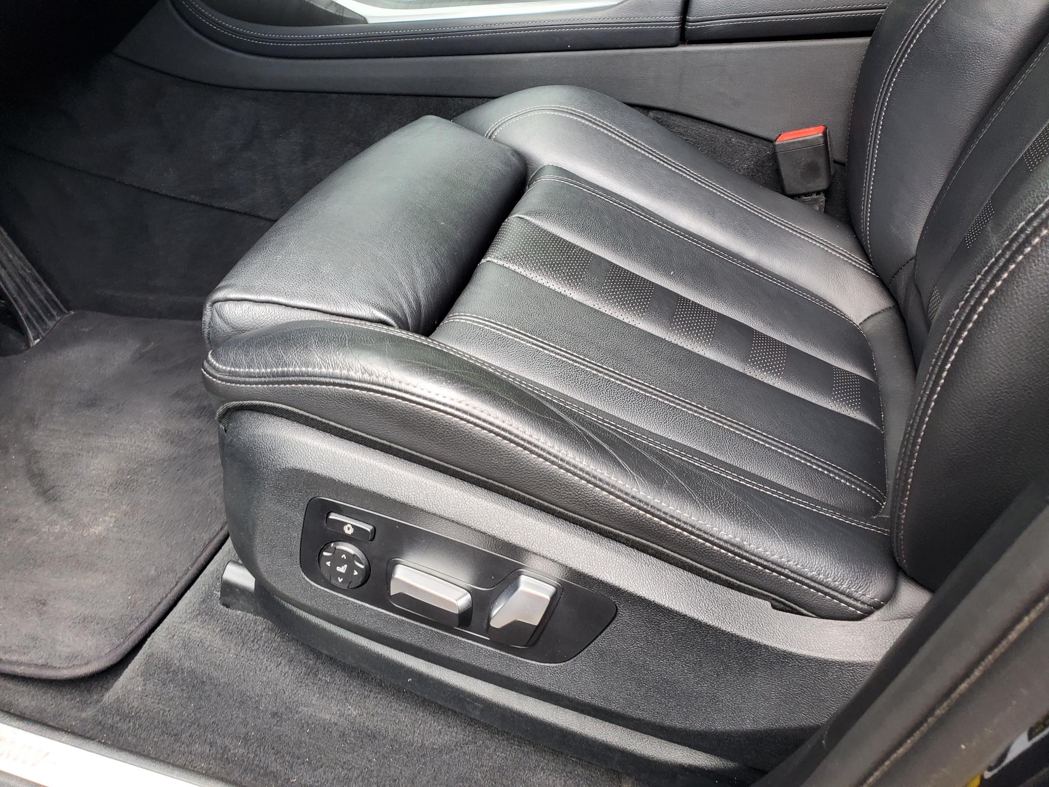 BMW X7  2020