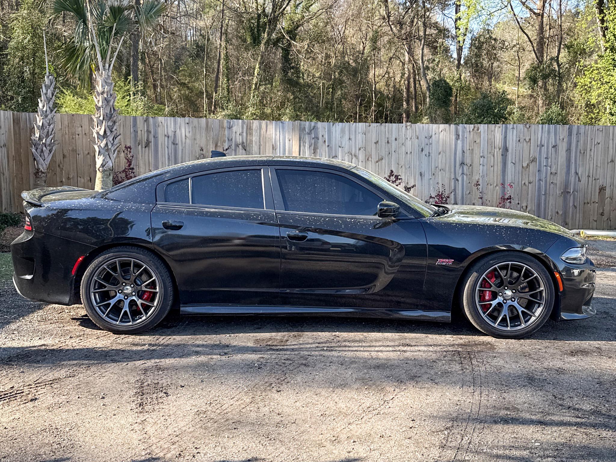 Dodge Charger 4dr Sdn SRT 392 RWD 2016