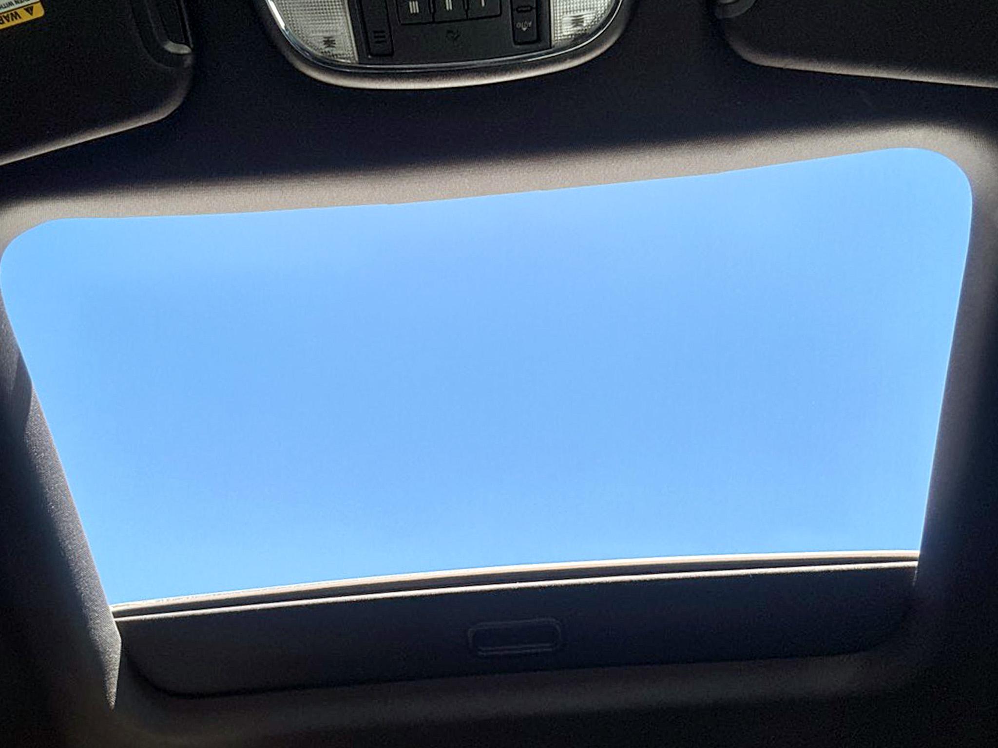 Dodge Charger 4dr Sdn SRT 392 RWD 2016