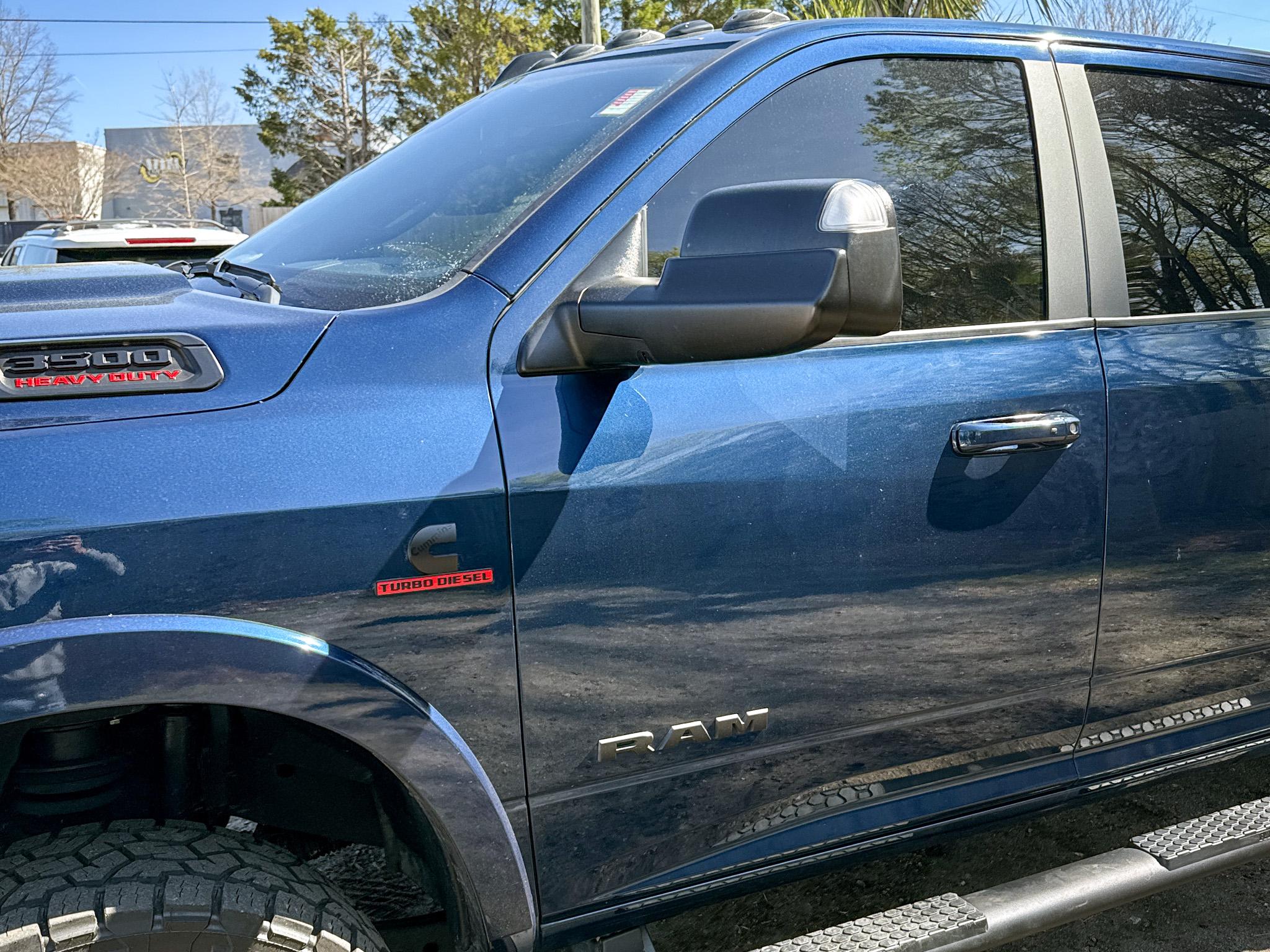 RAM 3500 Laramie 4x4 Crew Cab 6'4" Box 2022