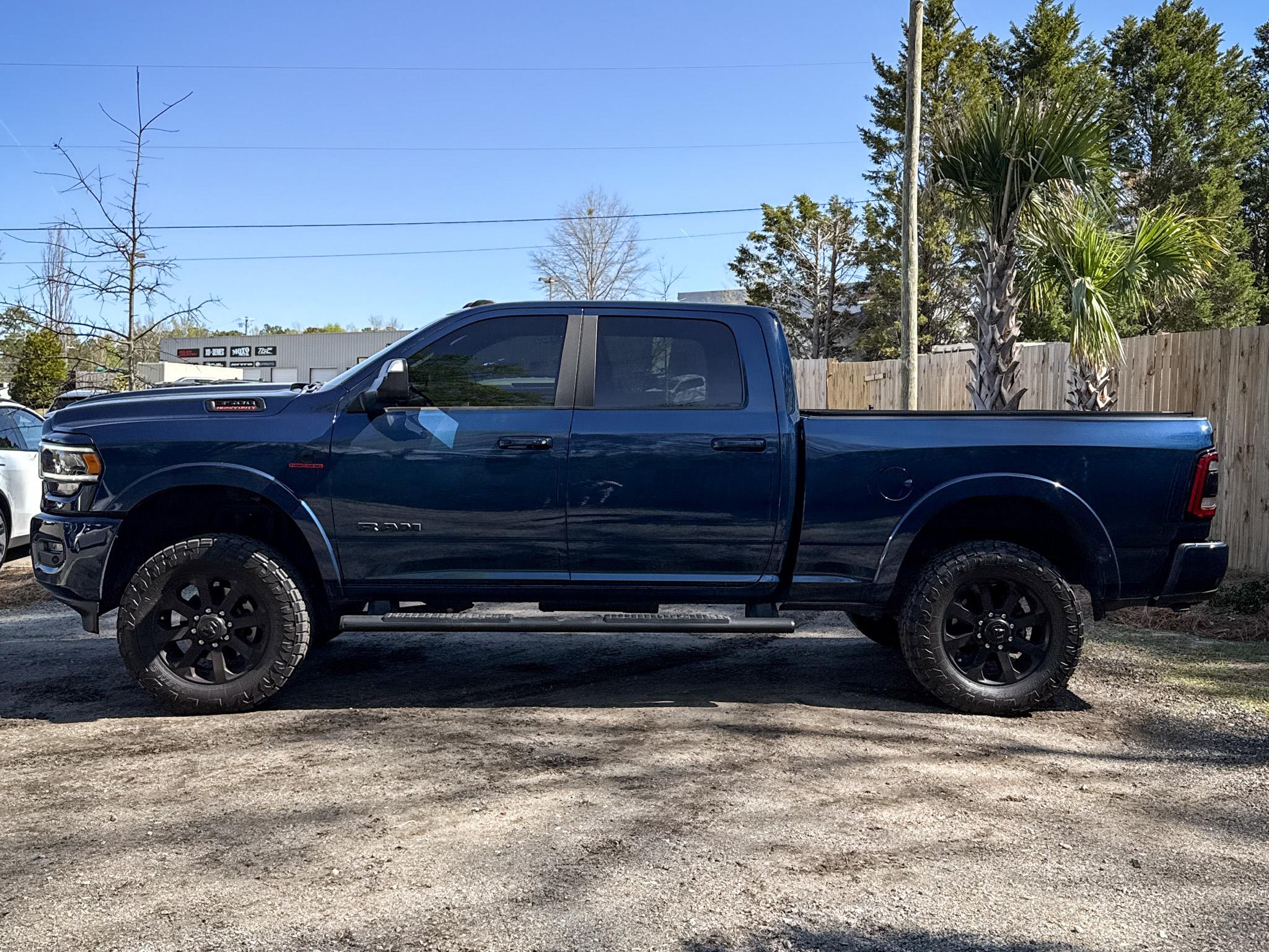 RAM 3500 Laramie 4x4 Crew Cab 6'4" Box 2022