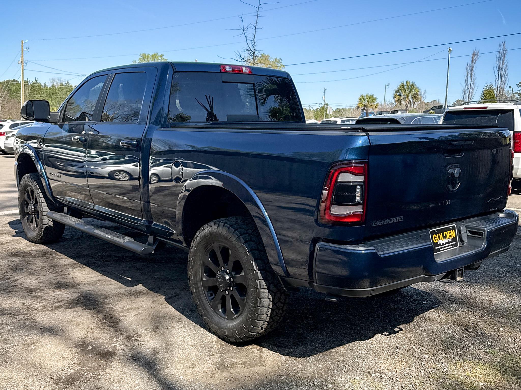 RAM 3500 Laramie 4x4 Crew Cab 6'4" Box 2022
