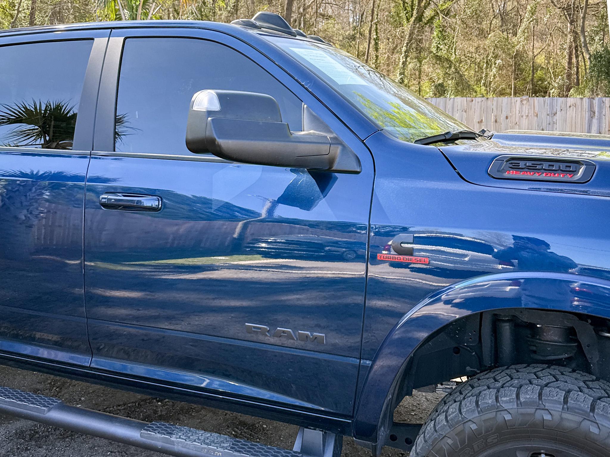 RAM 3500 Laramie 4x4 Crew Cab 6'4" Box 2022