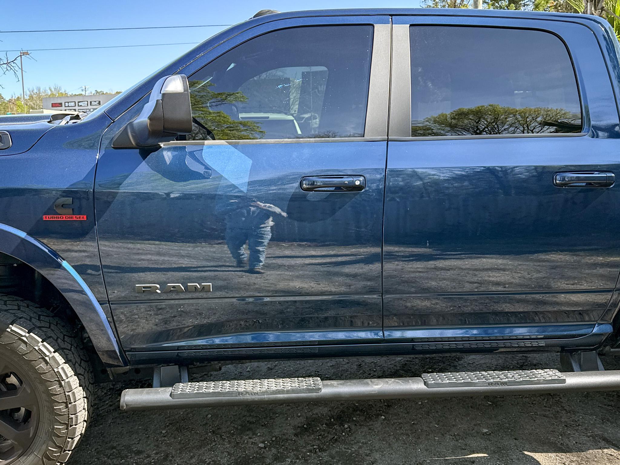 RAM 3500 Laramie 4x4 Crew Cab 6'4" Box 2022