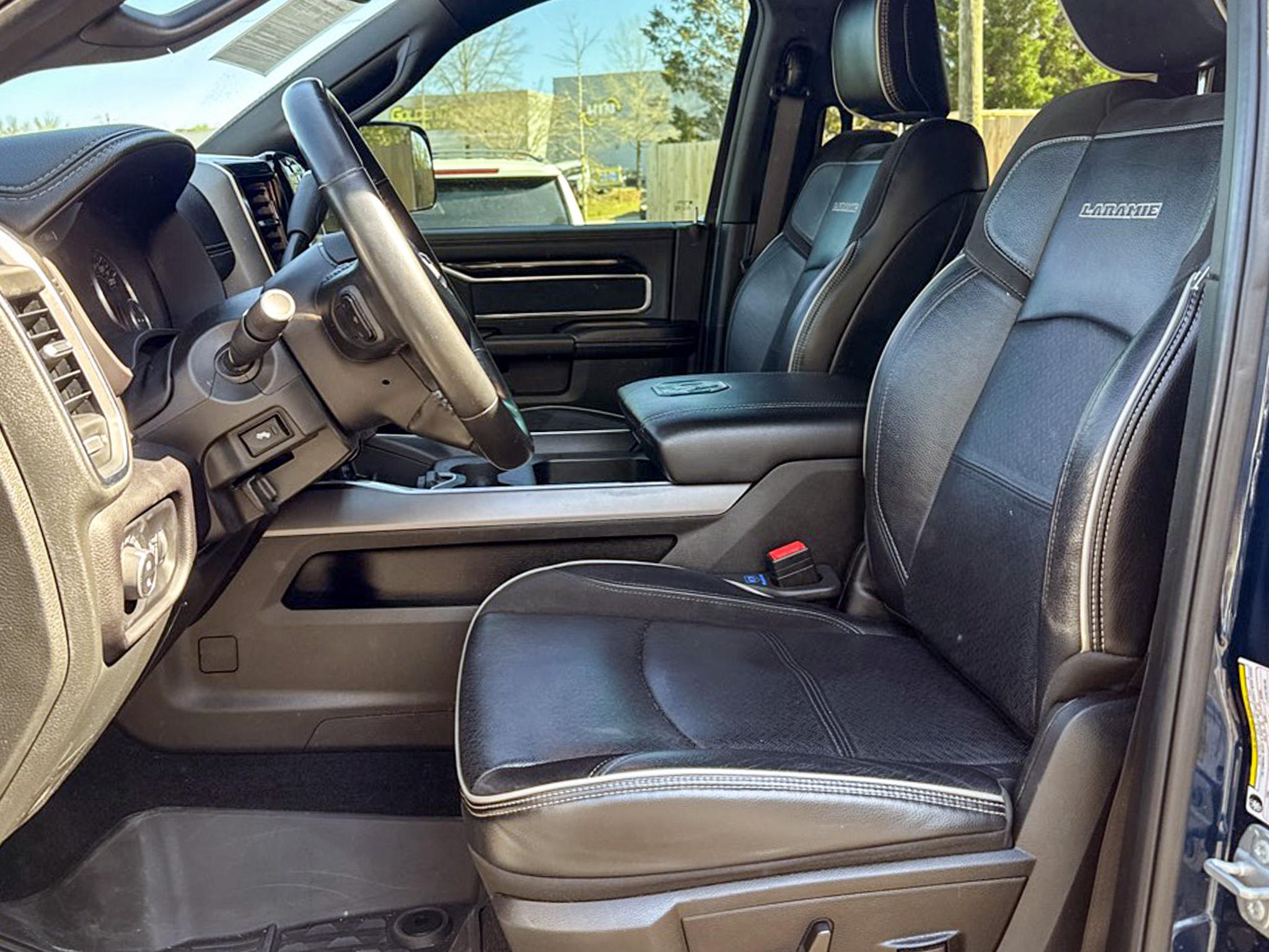 RAM 3500 Laramie 4x4 Crew Cab 6'4" Box 2022