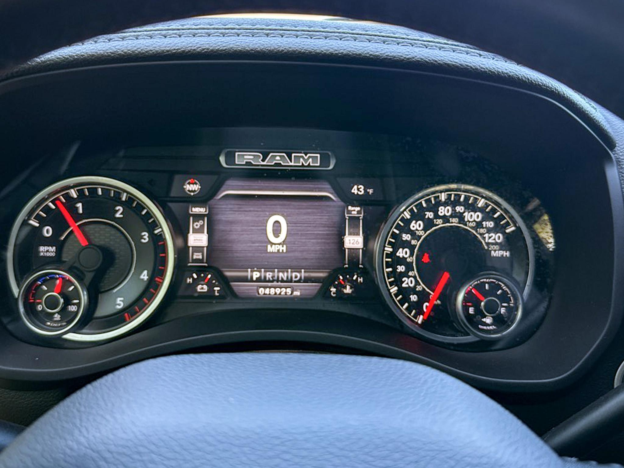 RAM 3500 Laramie 4x4 Crew Cab 6'4" Box 2022