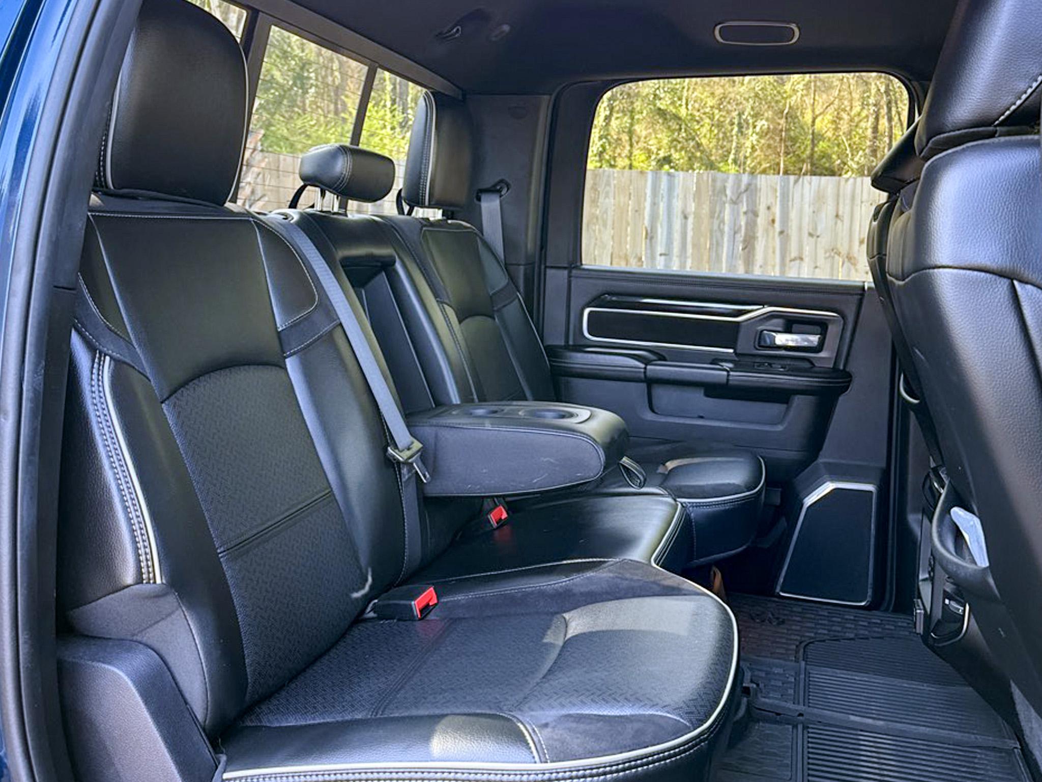 RAM 3500 Laramie 4x4 Crew Cab 6'4" Box 2022