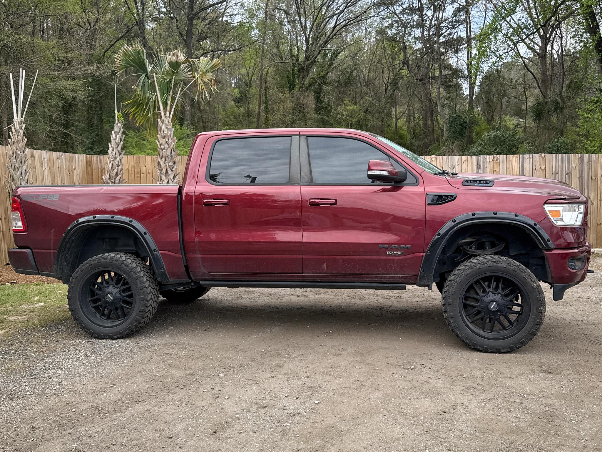 RAM 1500 Big Horn 4x4 Crew Cab 5'7" Box 2022