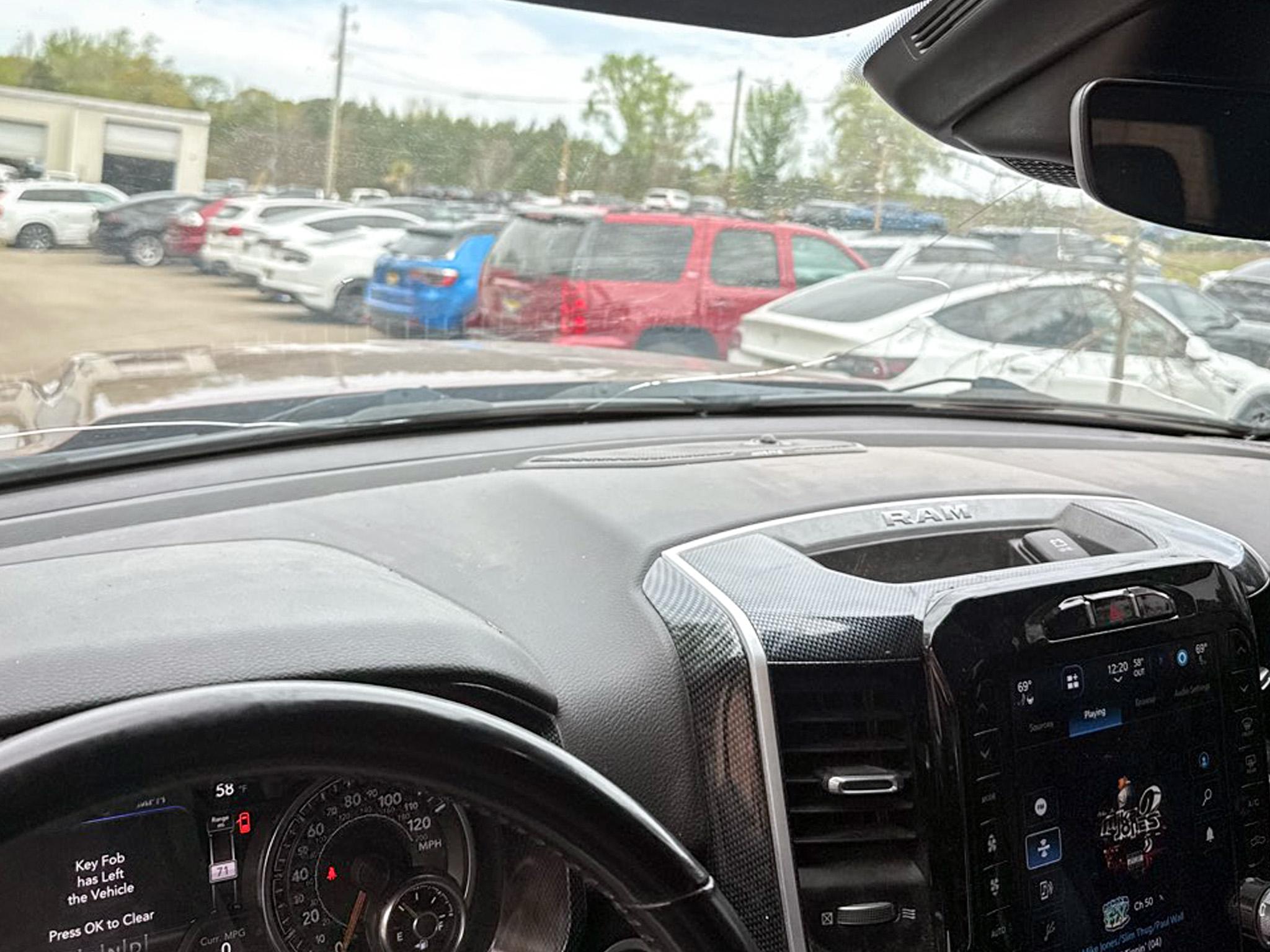 RAM 1500 Big Horn 4x4 Crew Cab 5'7" Box 2022