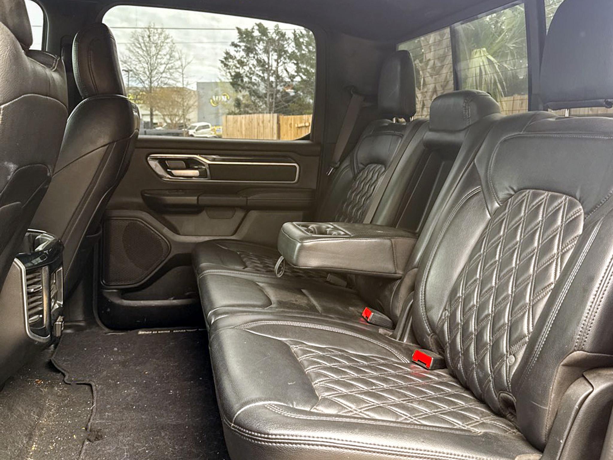 RAM 1500 Big Horn 4x4 Crew Cab 5'7" Box 2022