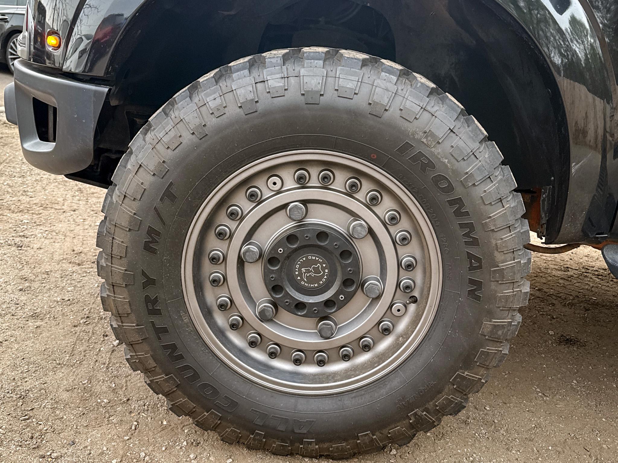 Ford F-150 4WD SuperCrew 145" SVT Raptor 2013