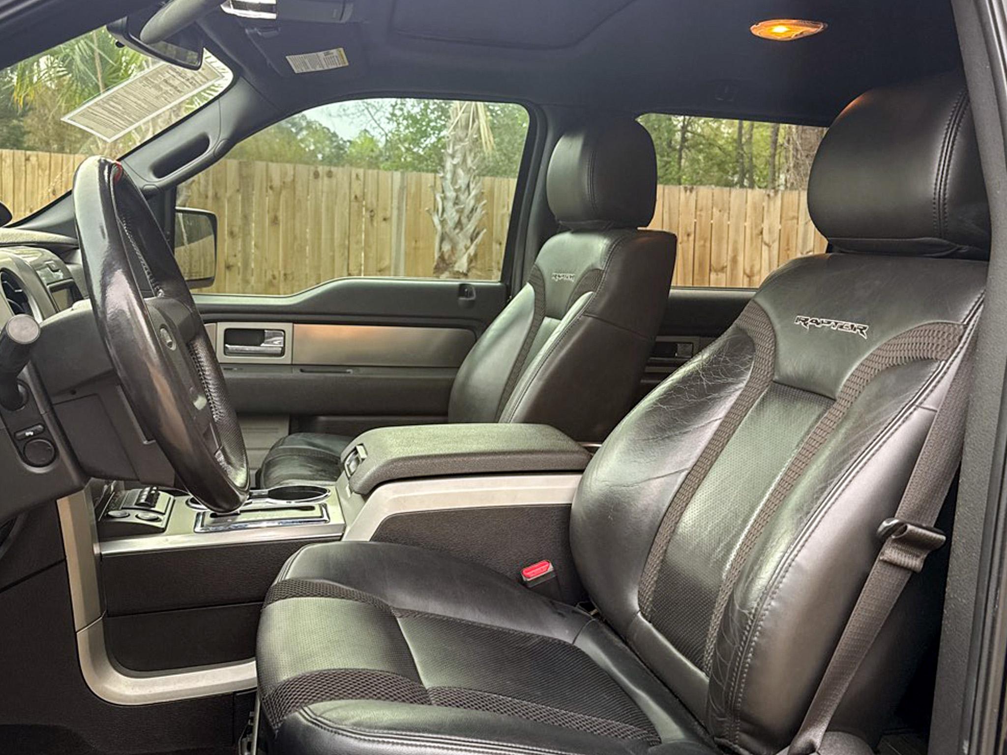 Ford F-150 4WD SuperCrew 145" SVT Raptor 2013