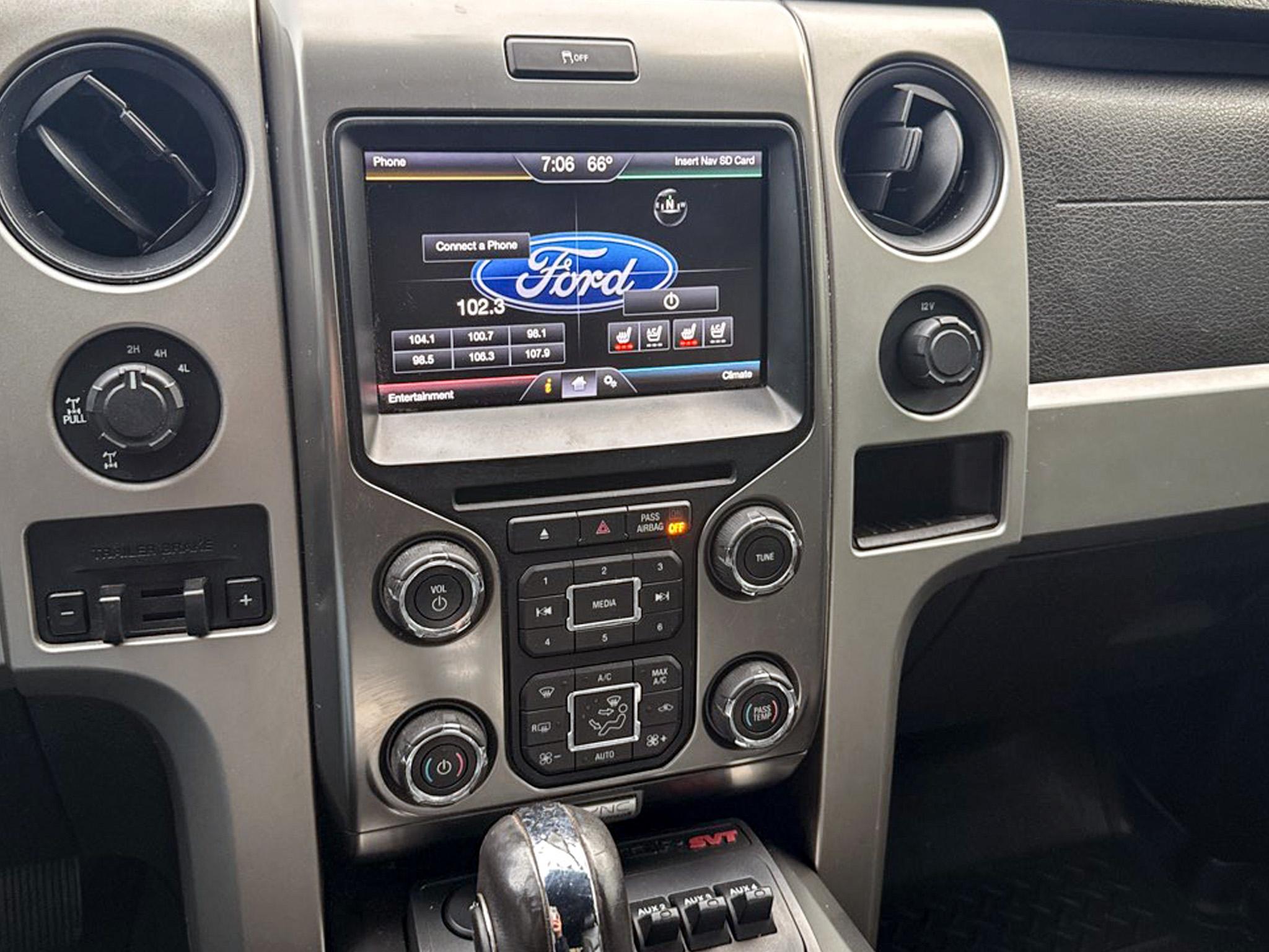 Ford F-150 4WD SuperCrew 145" SVT Raptor 2013