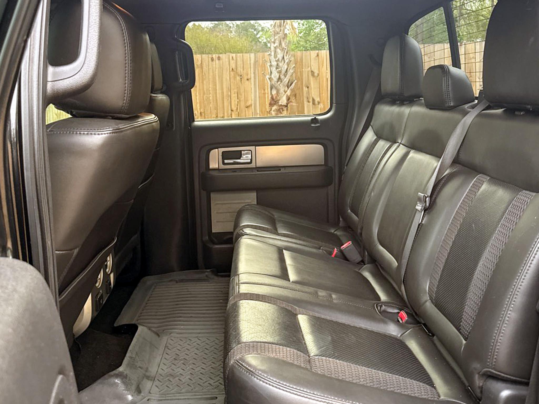 Ford F-150 4WD SuperCrew 145" SVT Raptor 2013