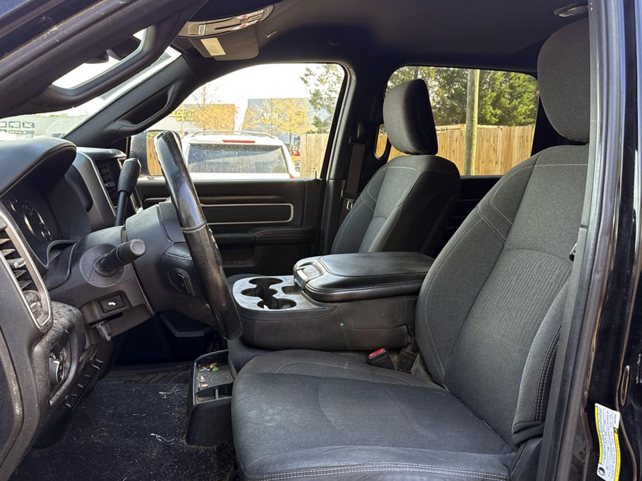 RAM 2500 Big Horn 4x4 Mega Cab 6'4" Box 2019