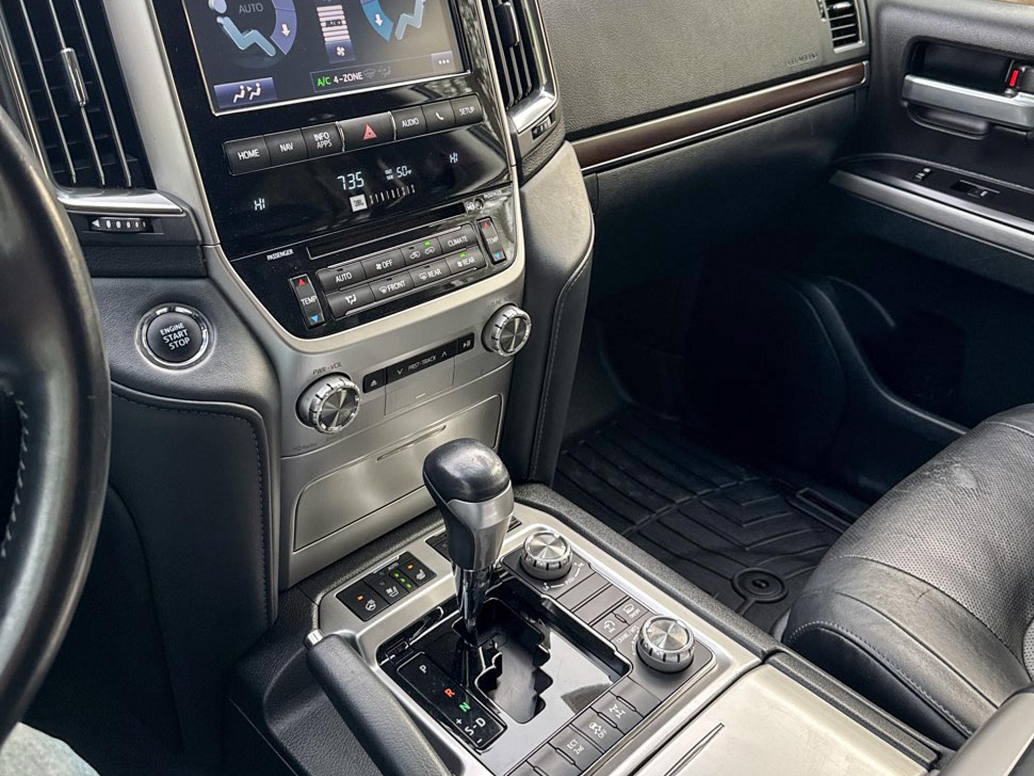 Toyota Land Cruiser  2019