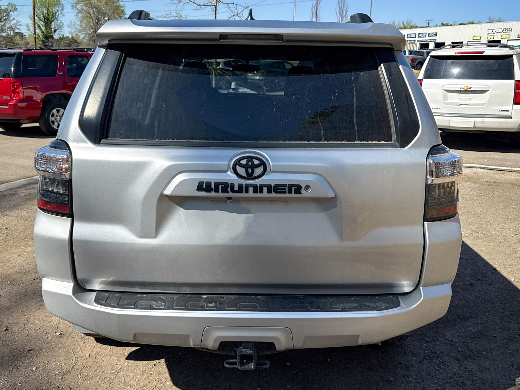 Toyota 4Runner SR5 2WD (Natl) 2019