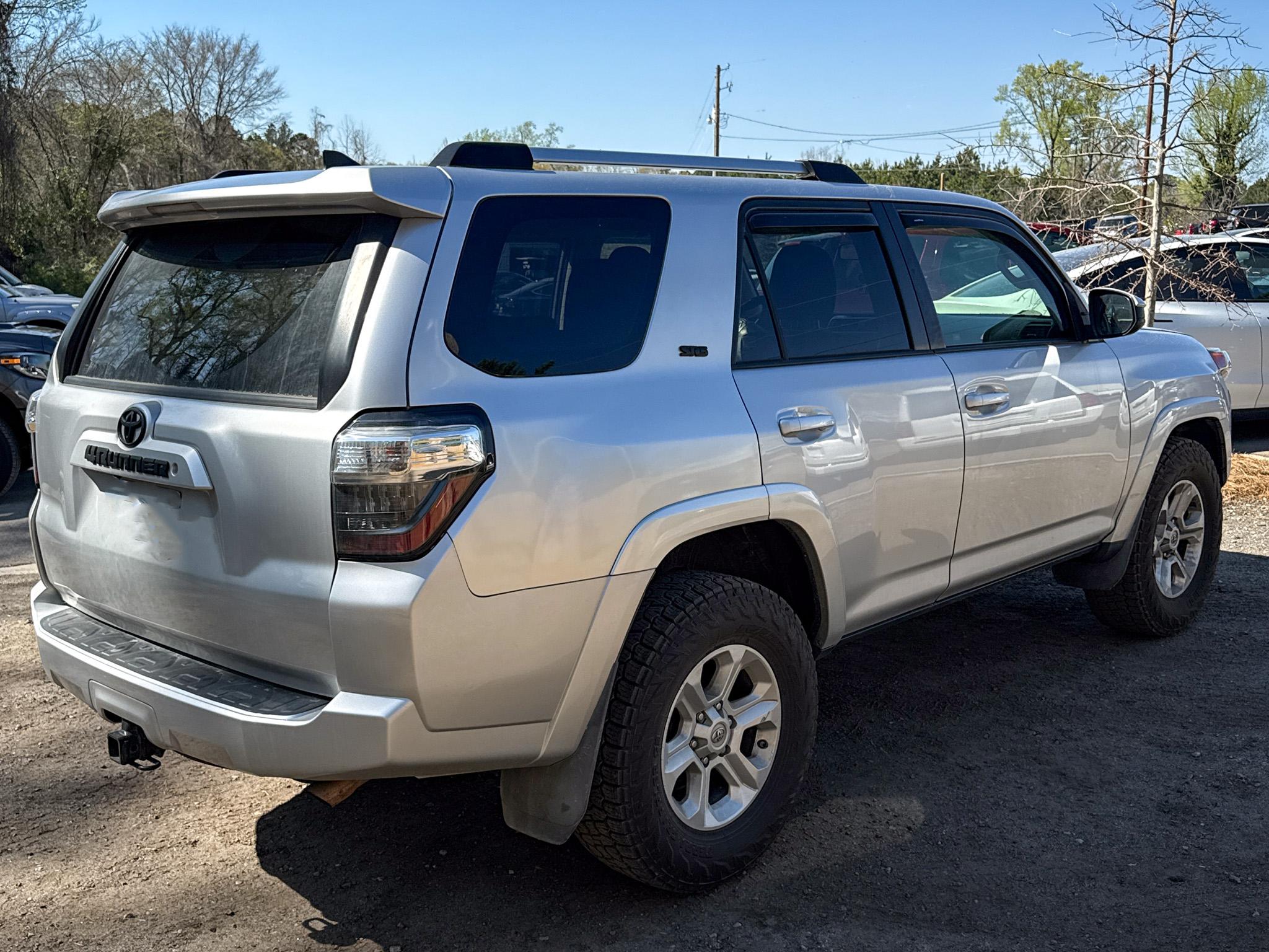 Toyota 4Runner SR5 2WD (Natl) 2019
