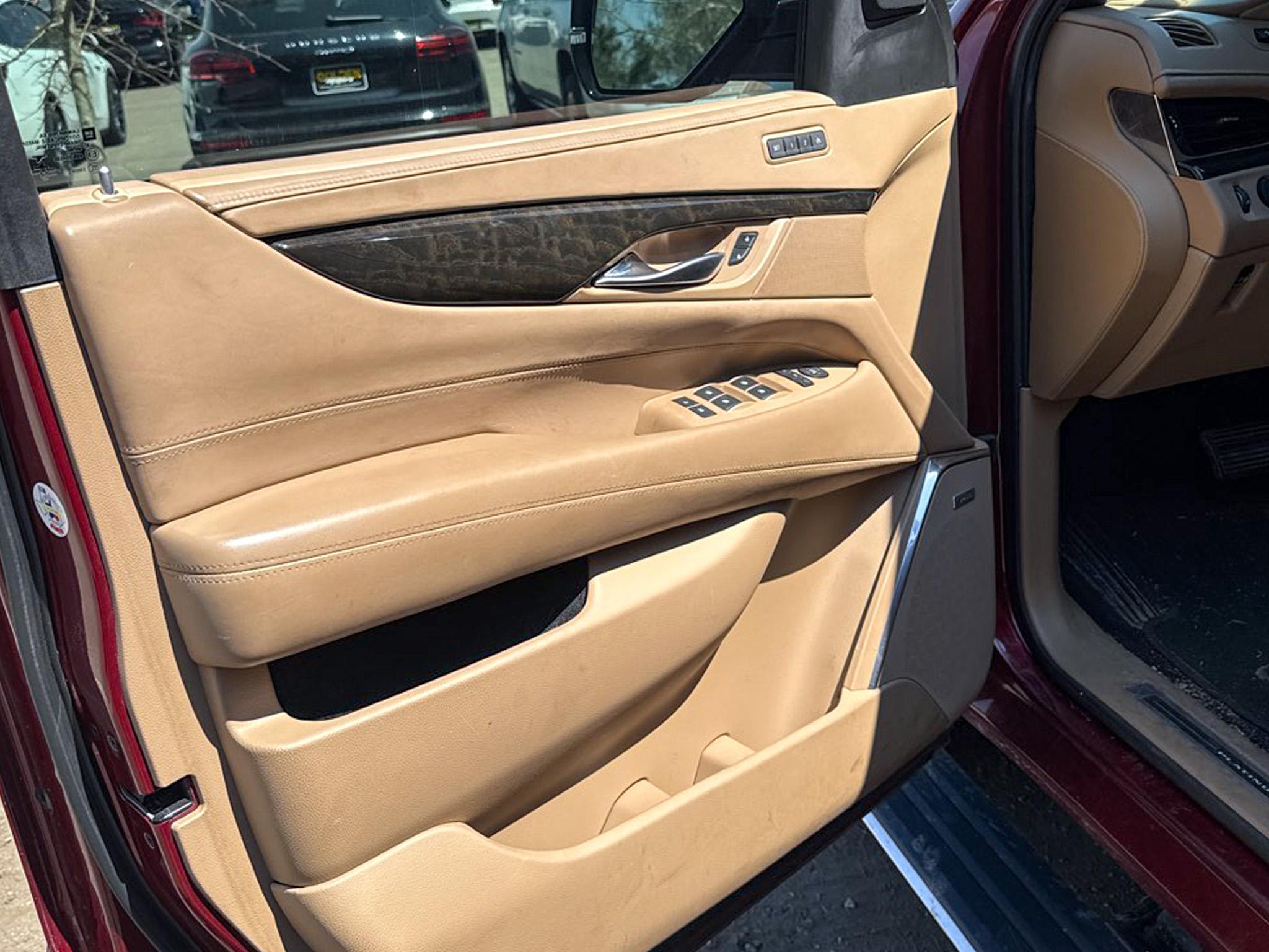 Cadillac Escalade ESV  2018