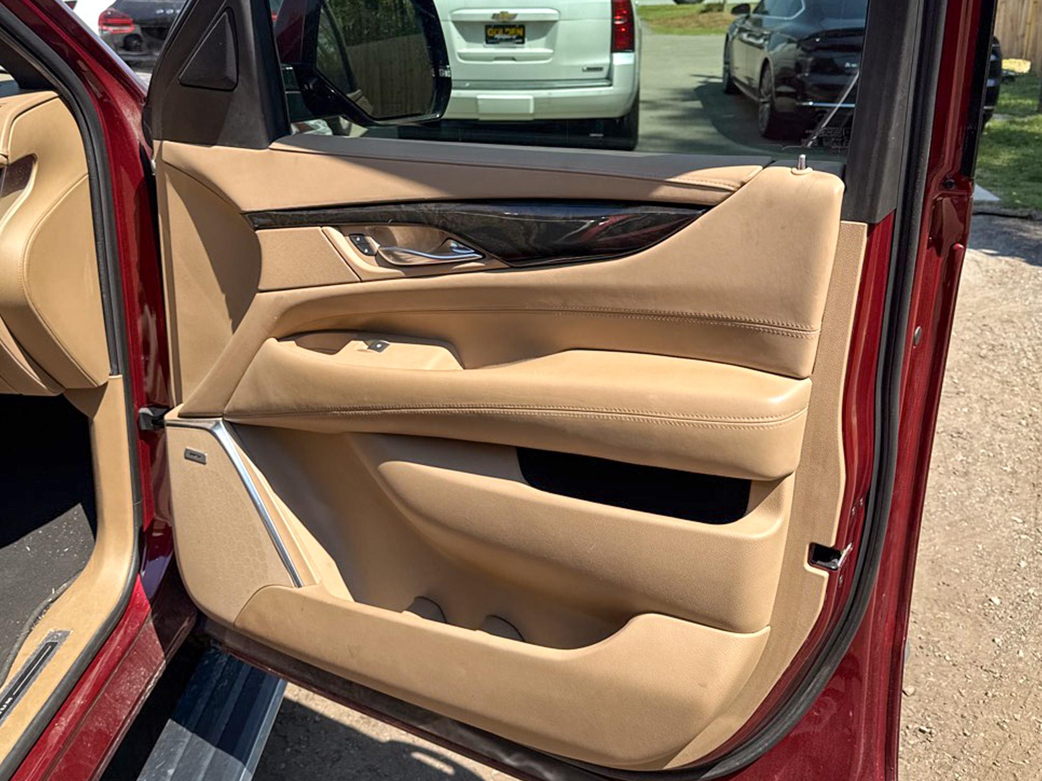 Cadillac Escalade ESV  2018