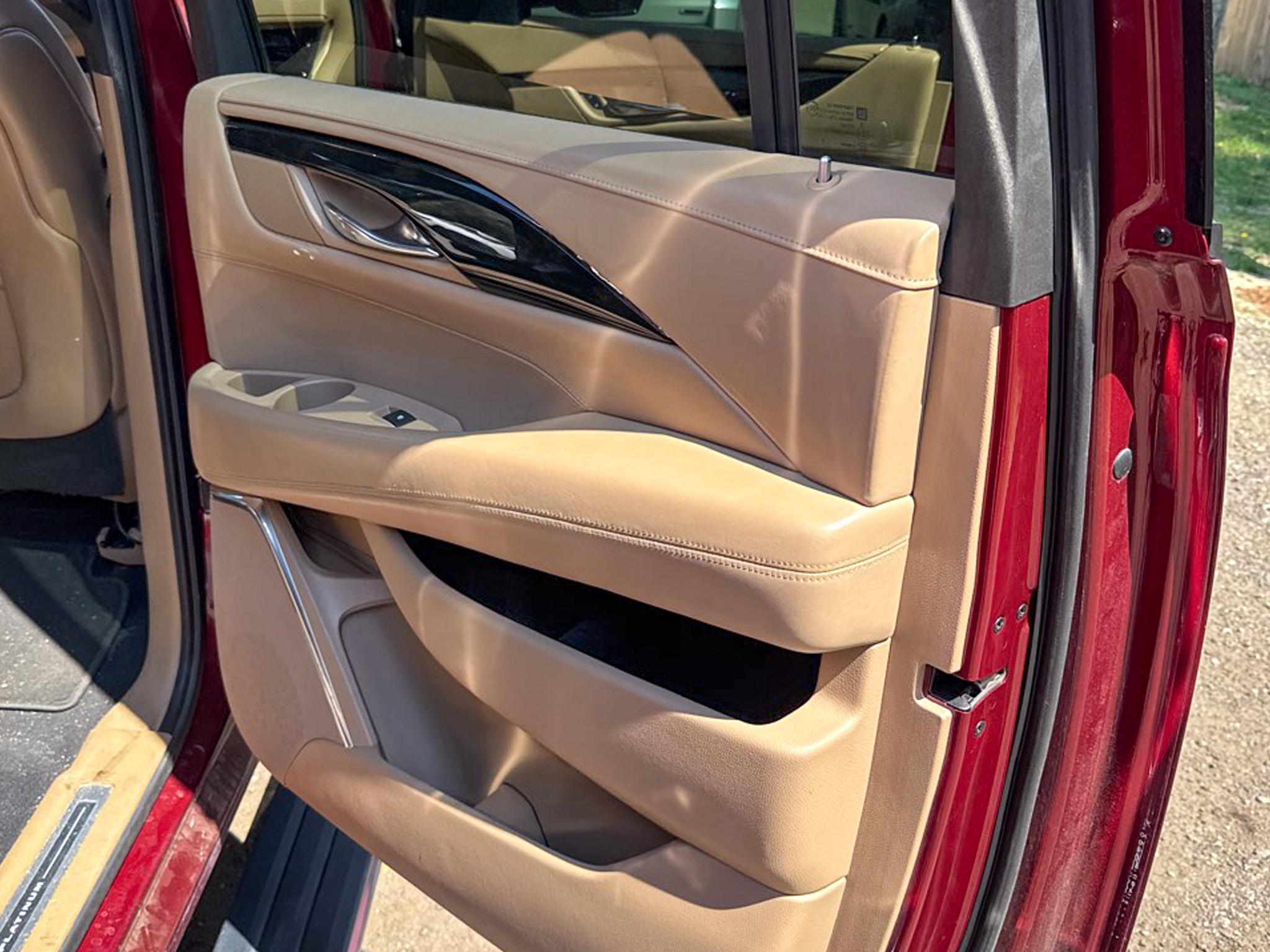 Cadillac Escalade ESV  2018