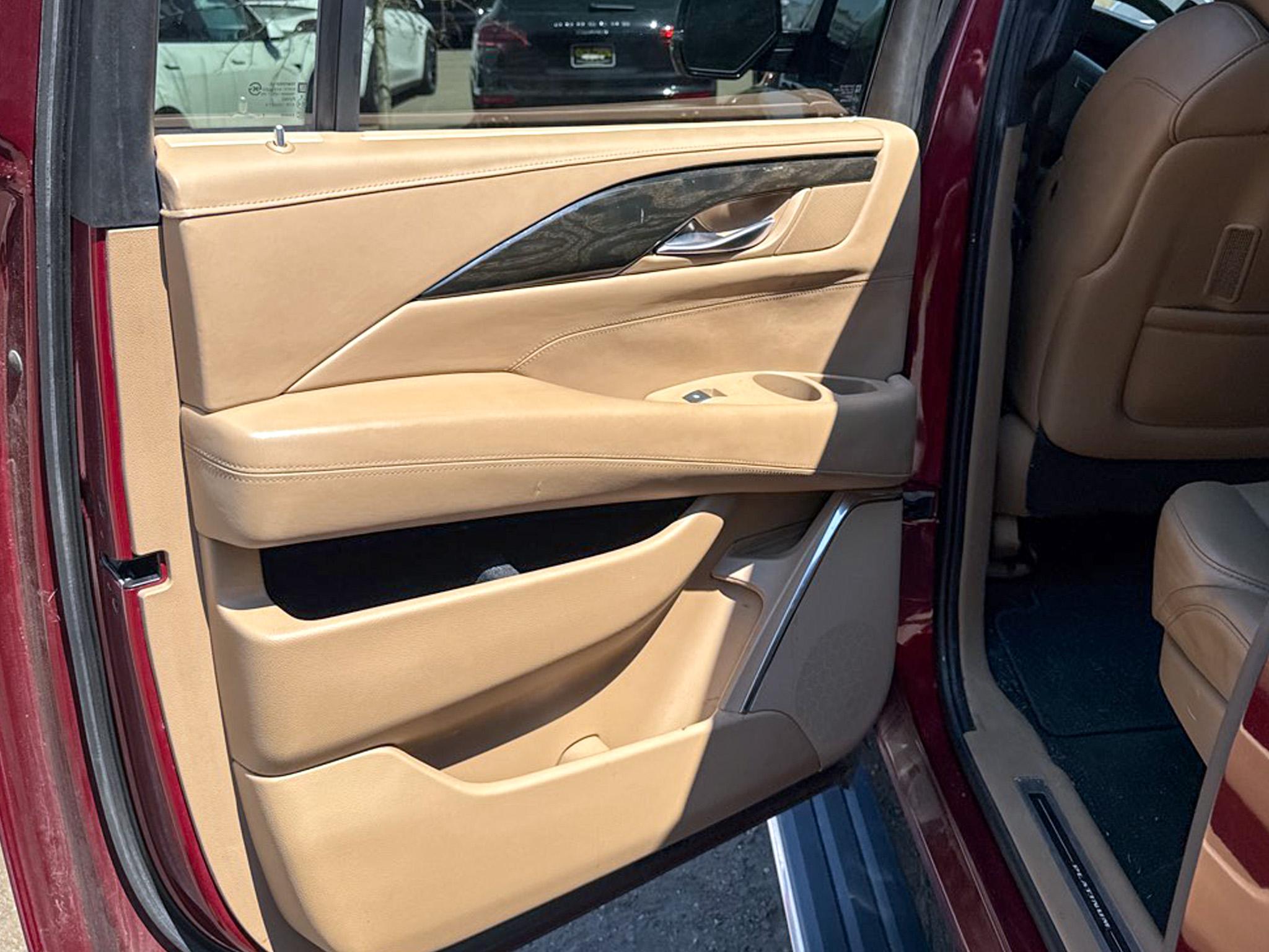 Cadillac Escalade ESV  2018