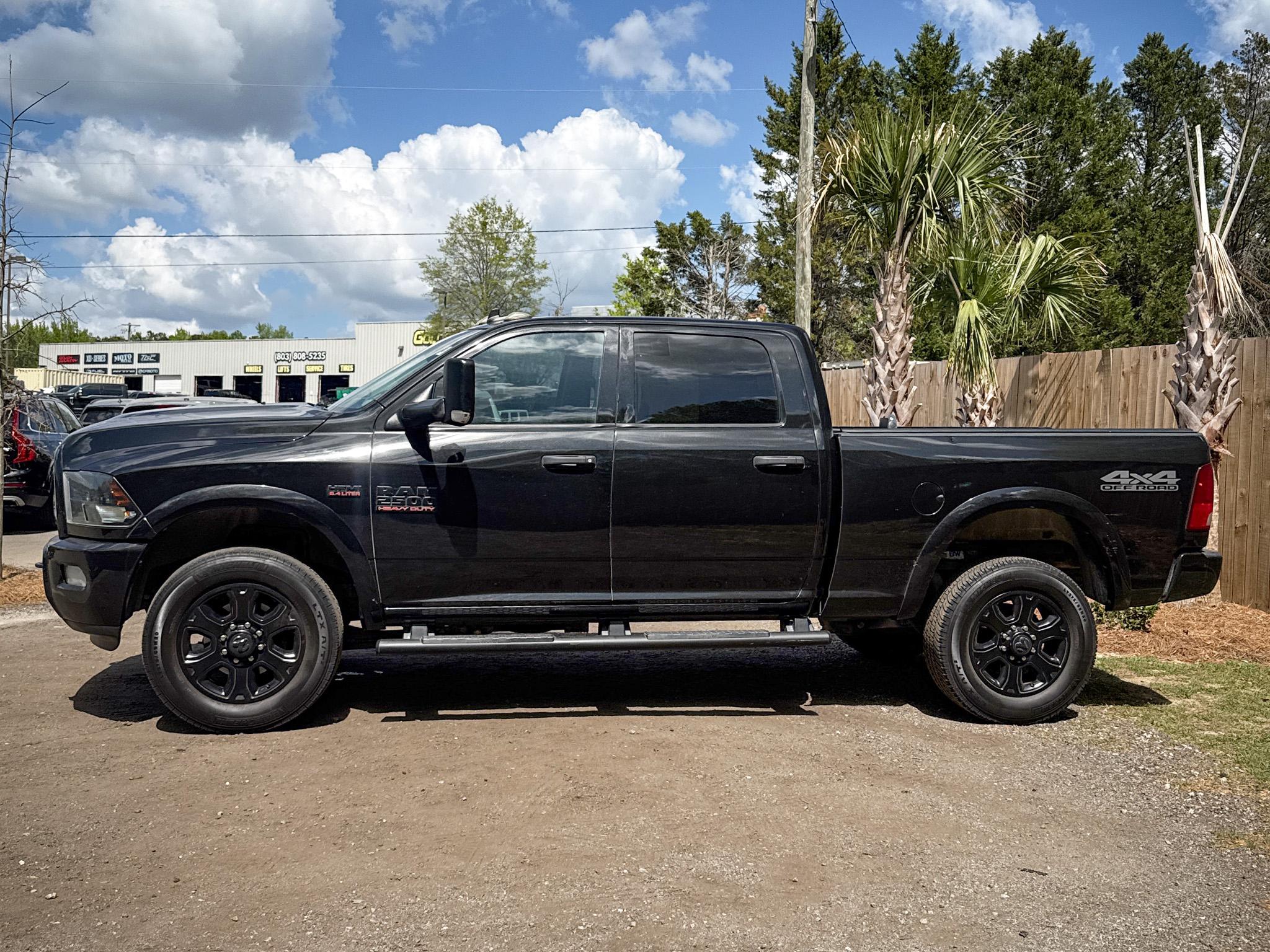 RAM 2500 Lone Star 4x4 Crew Cab 6'4" Box 2017