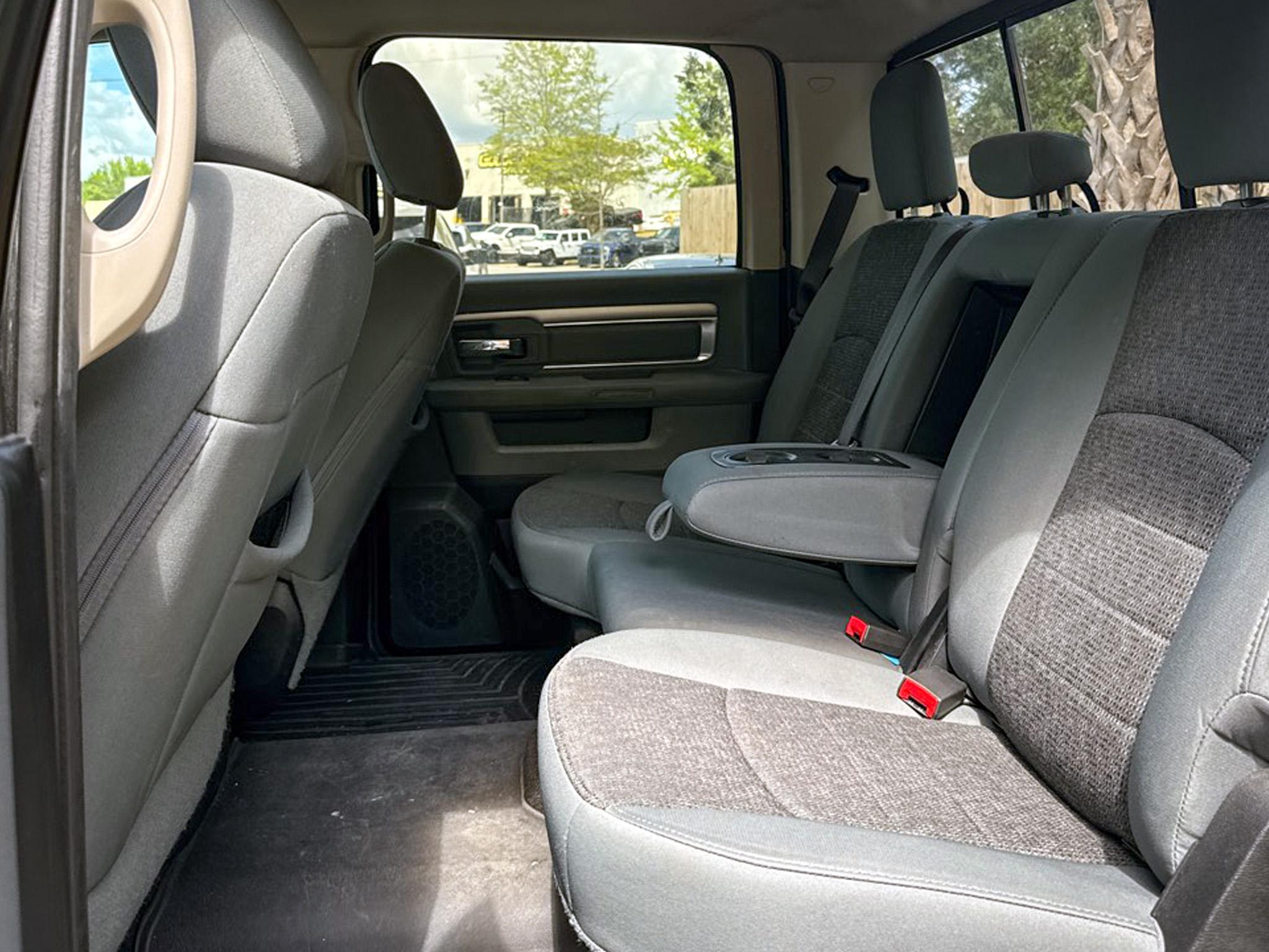 RAM 2500 Lone Star 4x4 Crew Cab 6'4" Box 2017