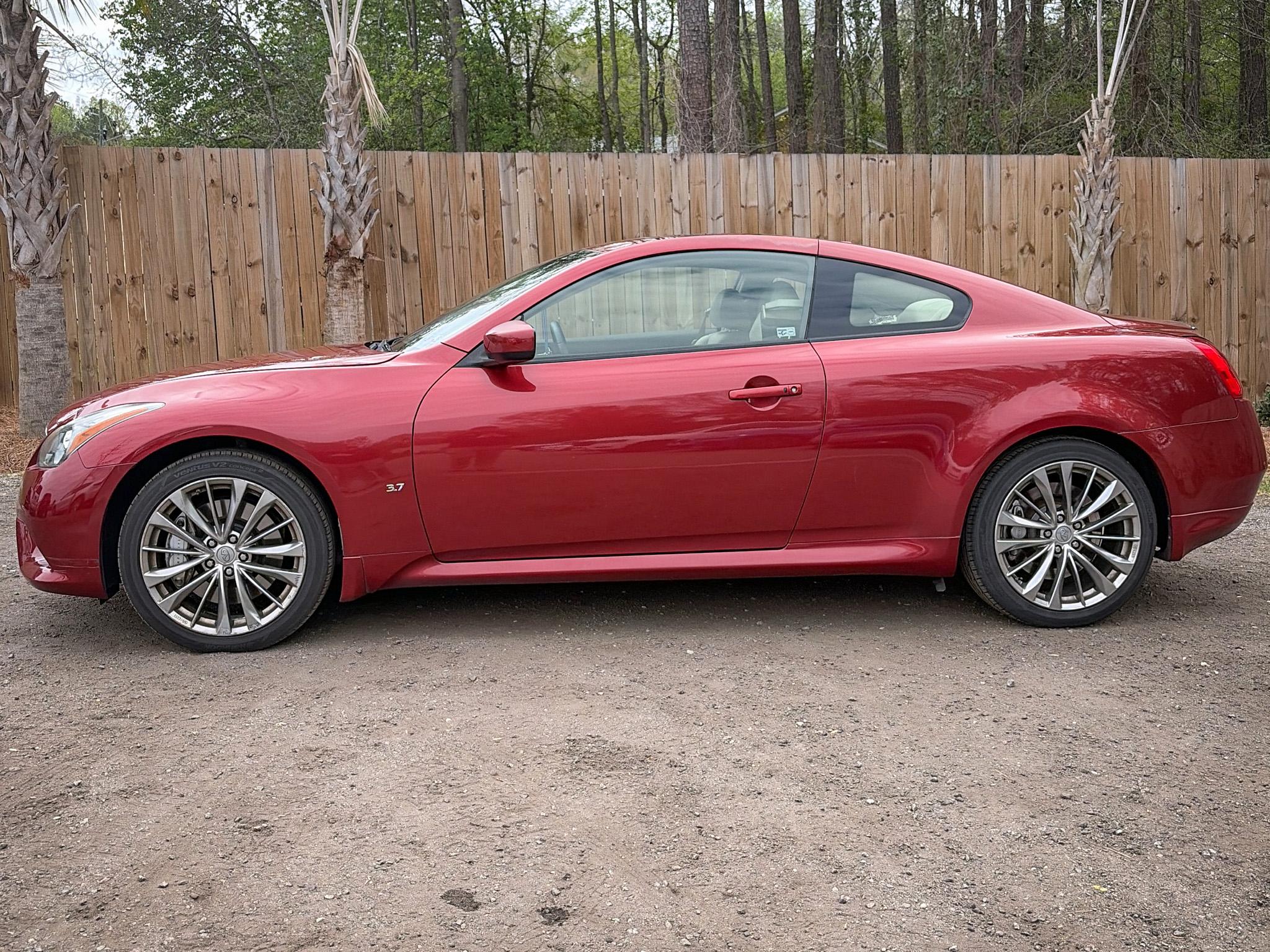Infiniti Q60 Coupe  2014