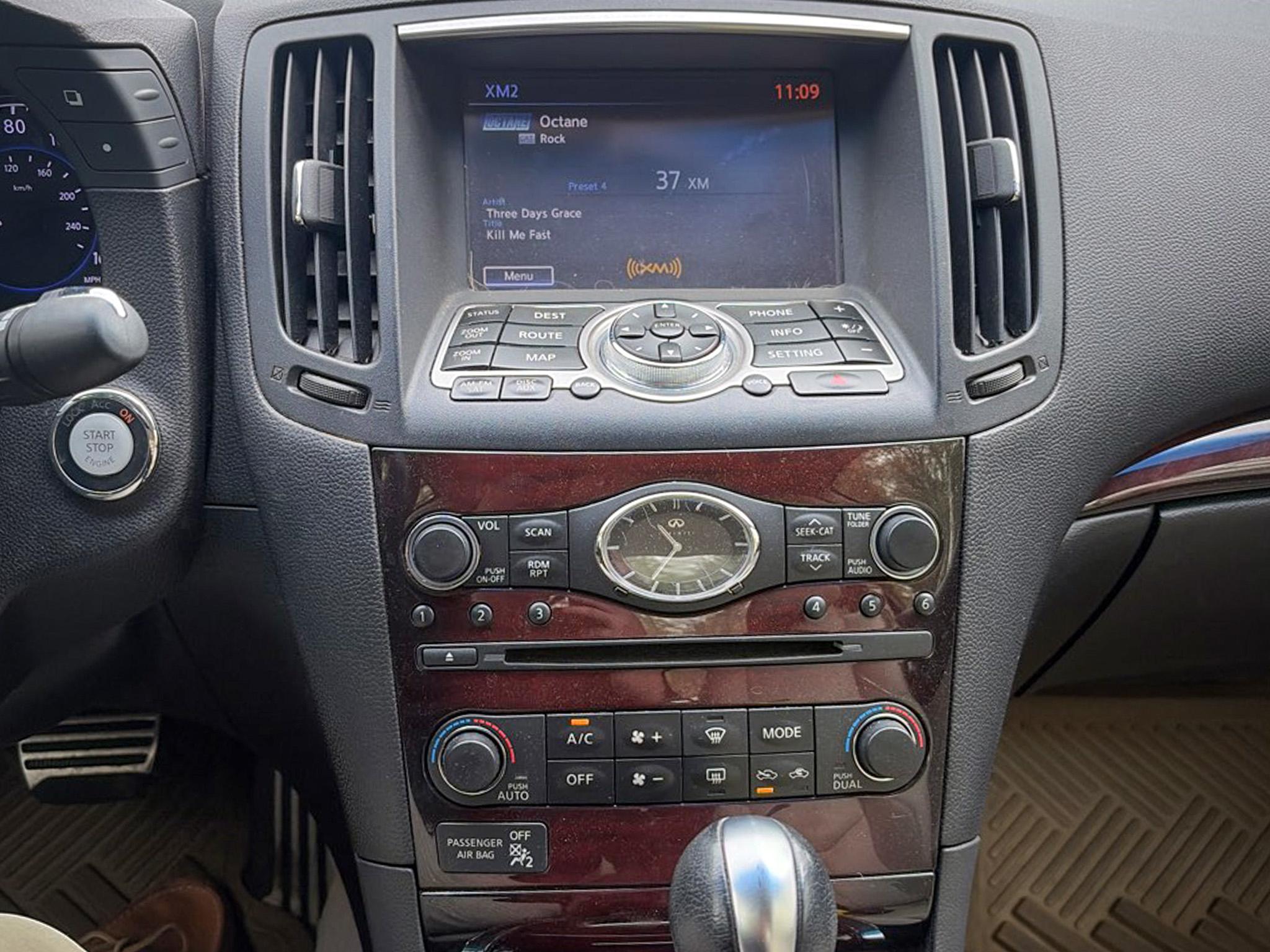 Infiniti Q60 Coupe  2014