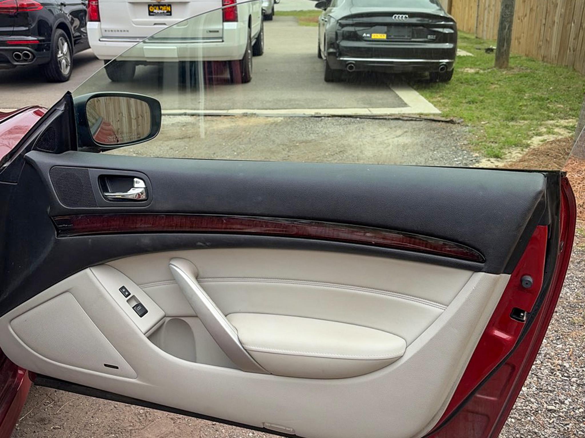 Infiniti Q60 Coupe  2014