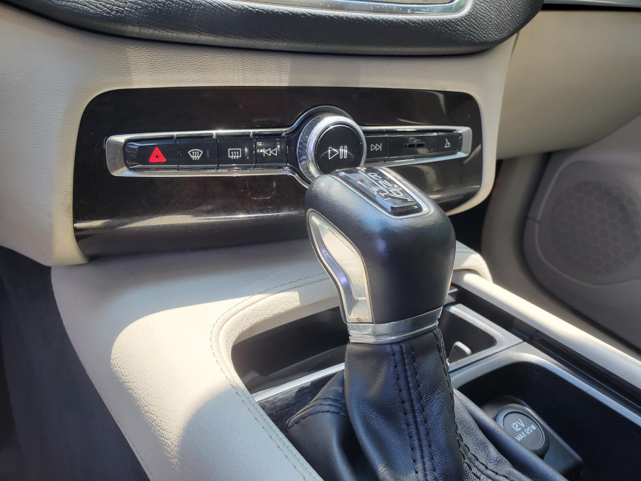 Volvo XC90  2019