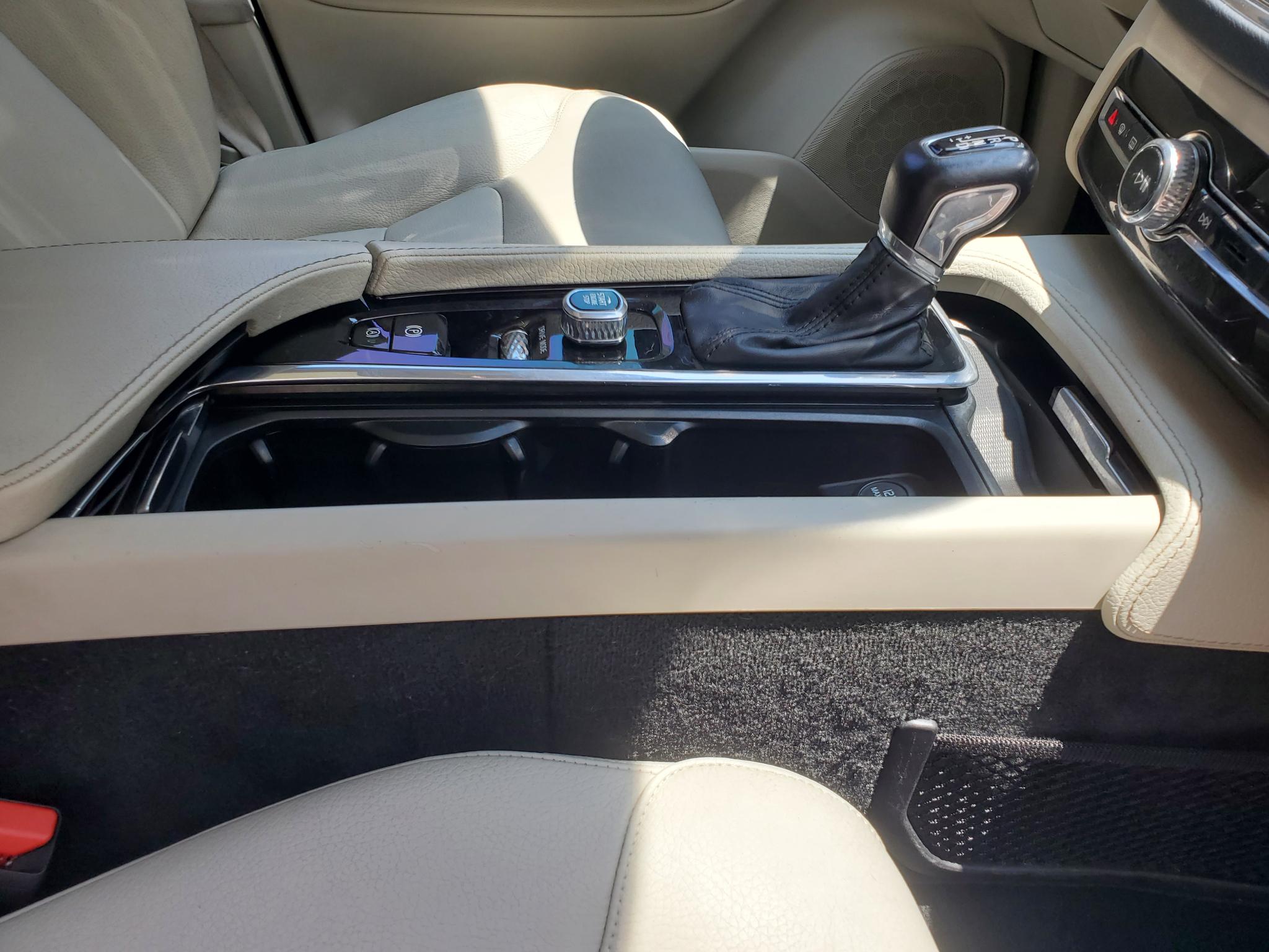 Volvo XC90  2019