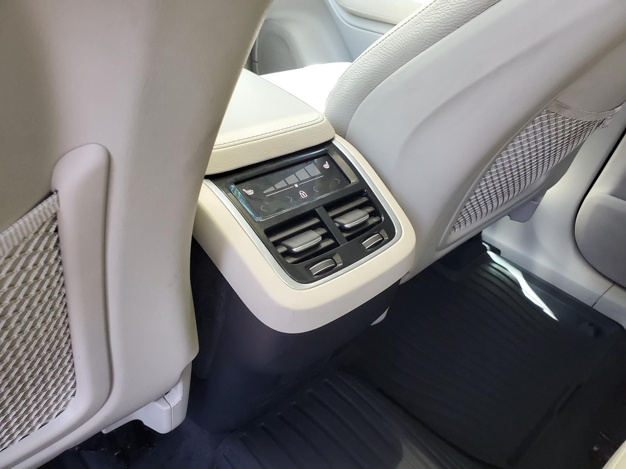 Volvo XC90  2019