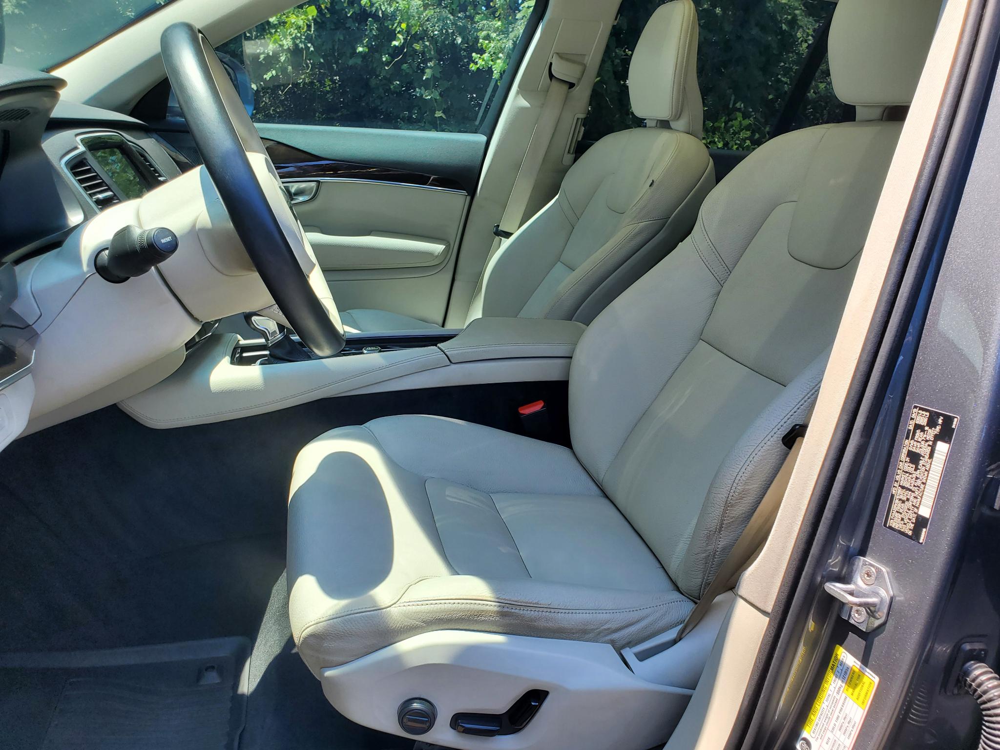 Volvo XC90  2019
