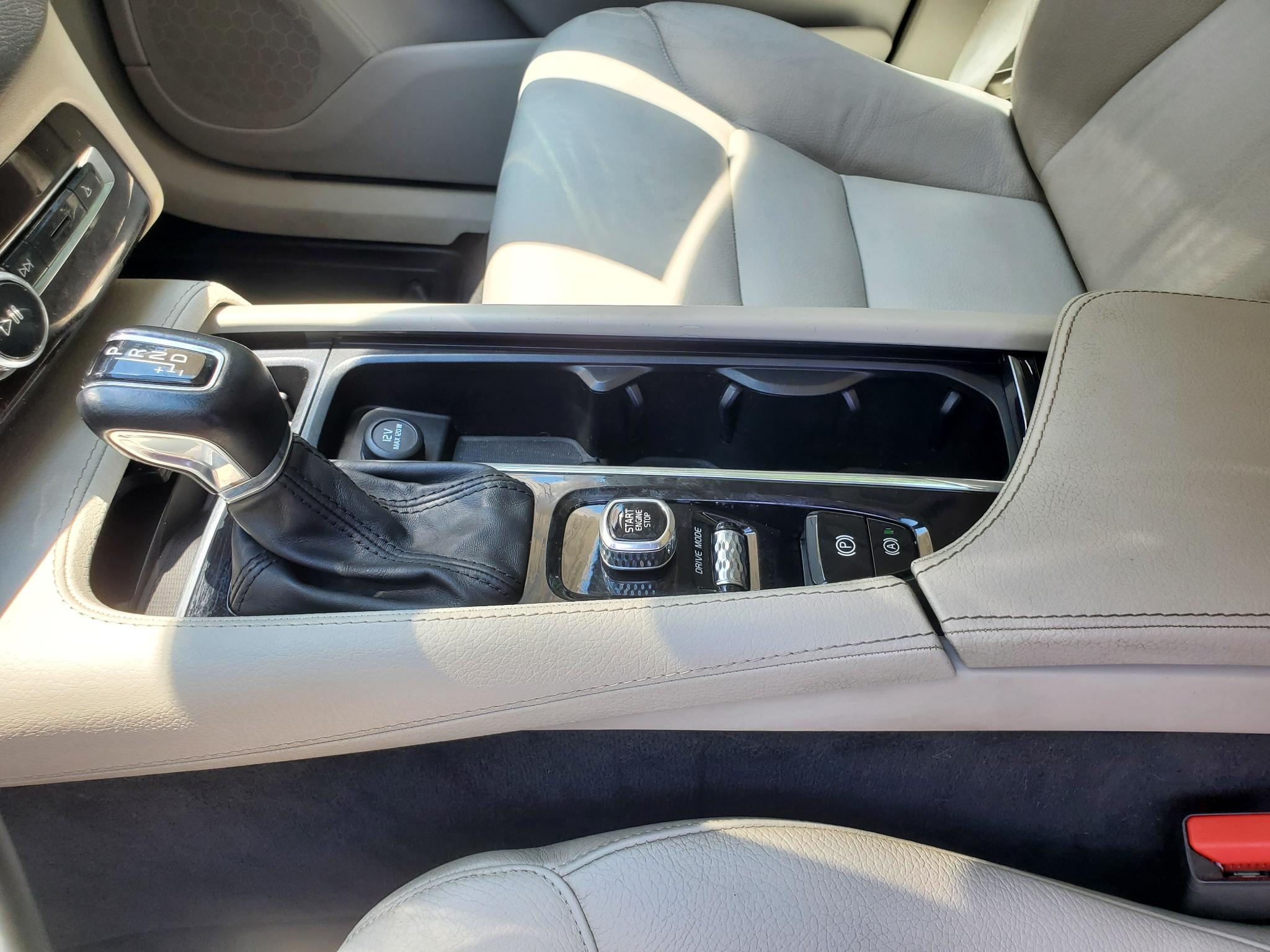 Volvo XC90  2019