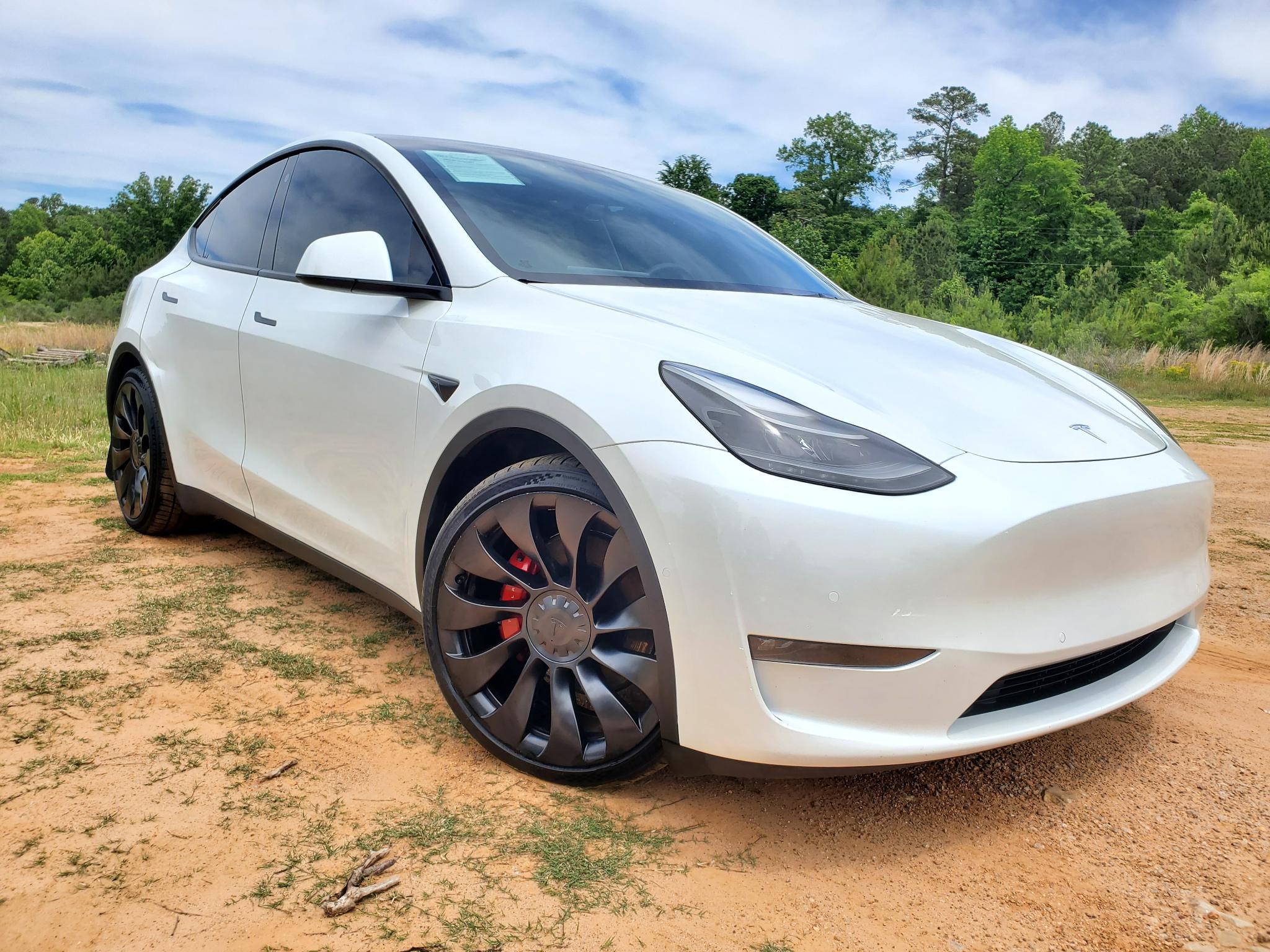2022 Tesla Model Y Performance Dual Motor All-Wheel Drive's photo