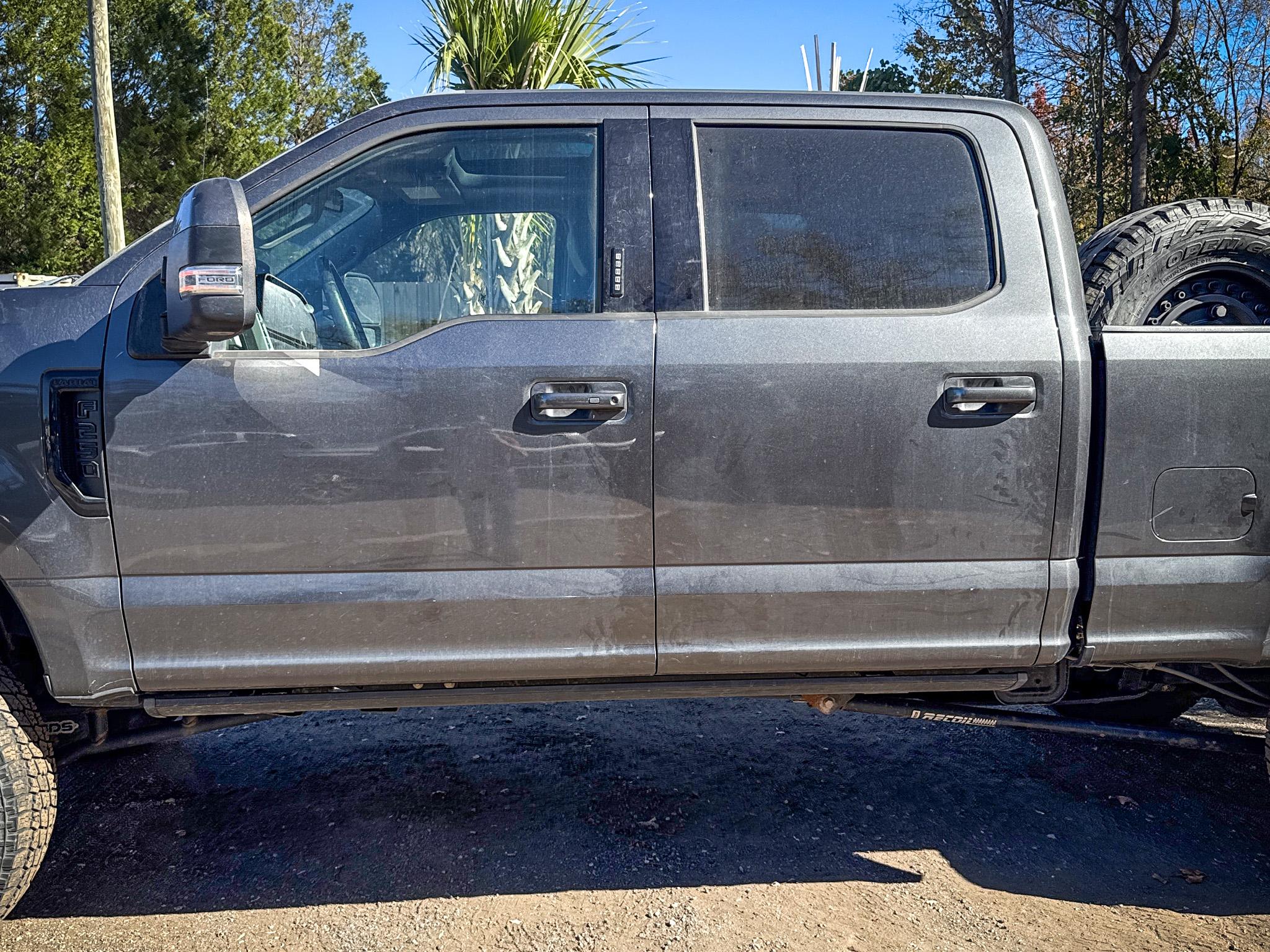 Ford Super Duty F-250 SRW Lariat 4WD Crew Cab 8' Box 2017