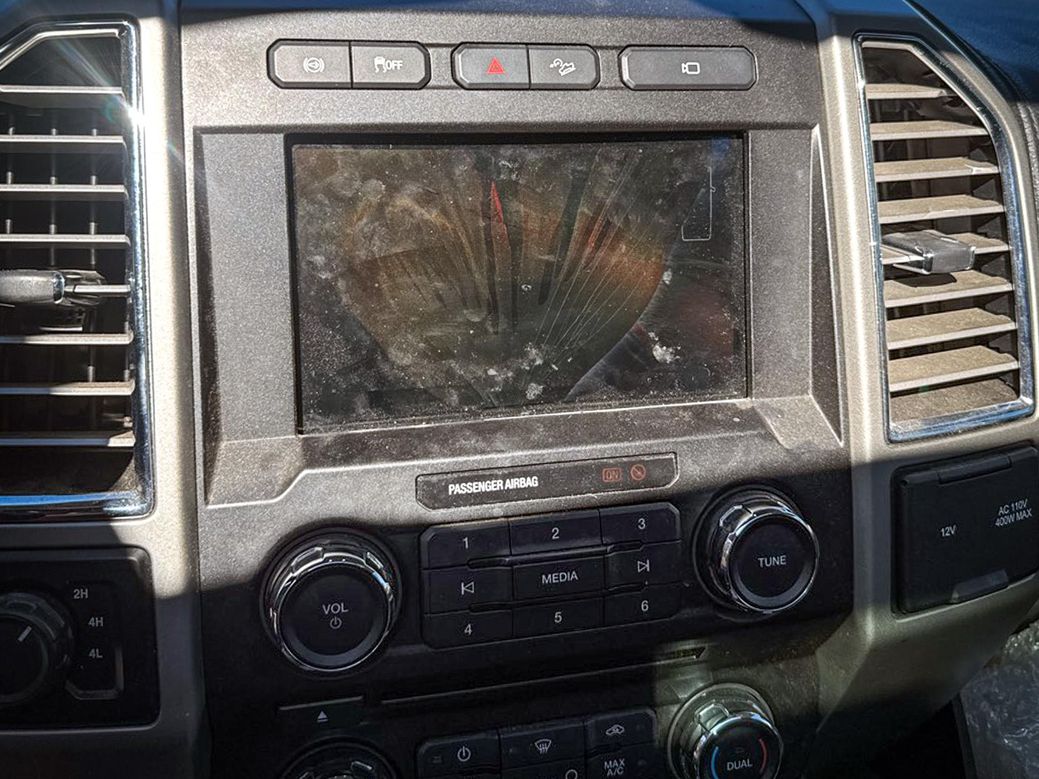 Ford Super Duty F-250 SRW Lariat 4WD Crew Cab 8' Box 2017