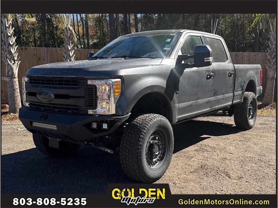 Ford Super Duty F-250 SRW Lariat 4WD Crew Cab 8' Box 2017