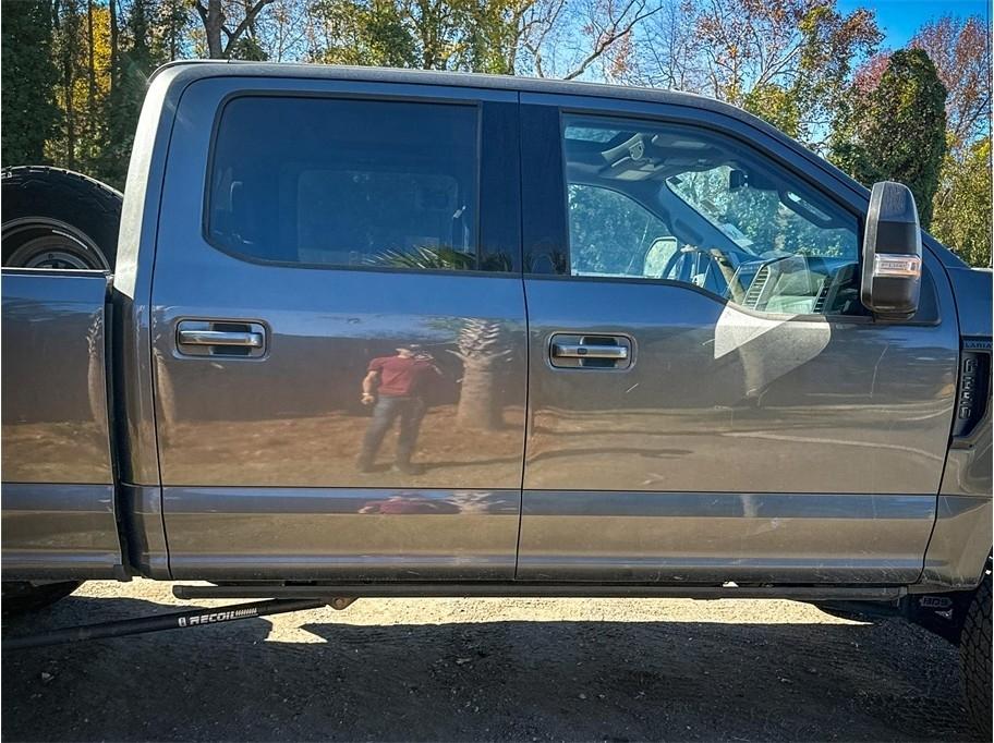 Ford Super Duty F-250 SRW Lariat 4WD Crew Cab 8' Box 2017