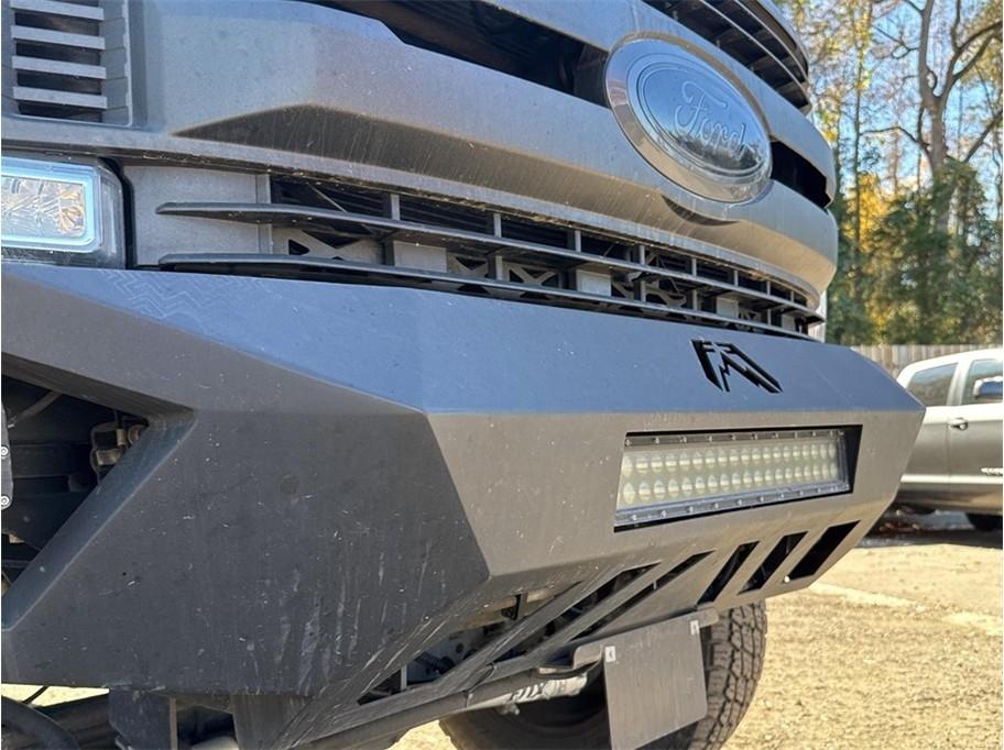 Ford Super Duty F-250 SRW Lariat 4WD Crew Cab 8' Box 2017