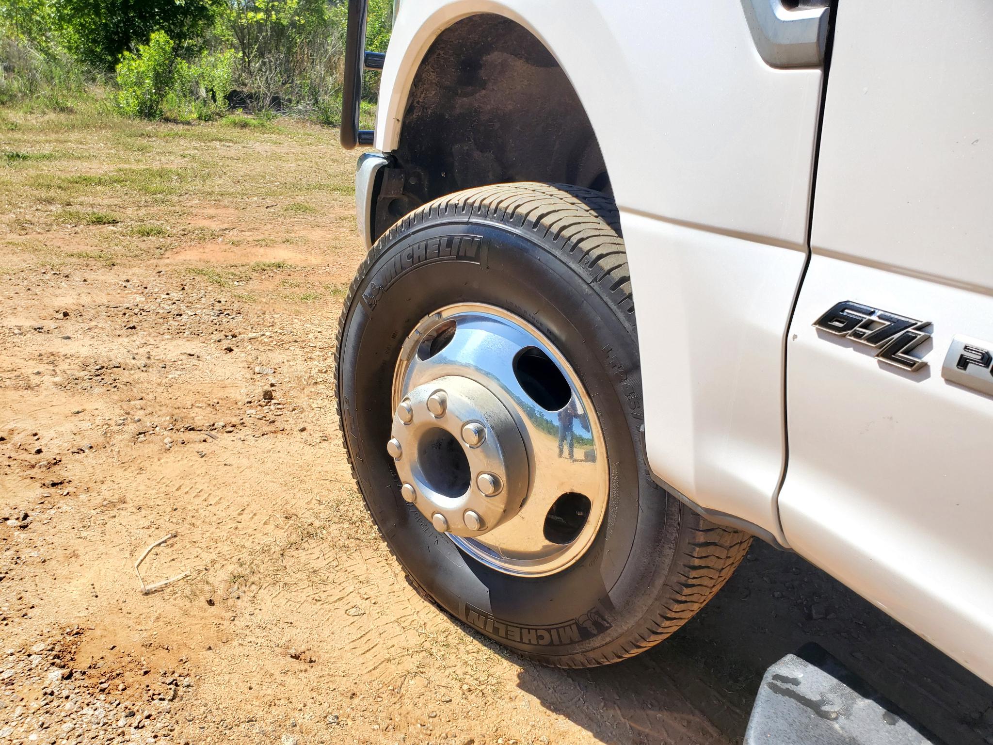 Ford Super Duty F-350 DRW King Ranch 4WD Crew Cab 8' Box 2017