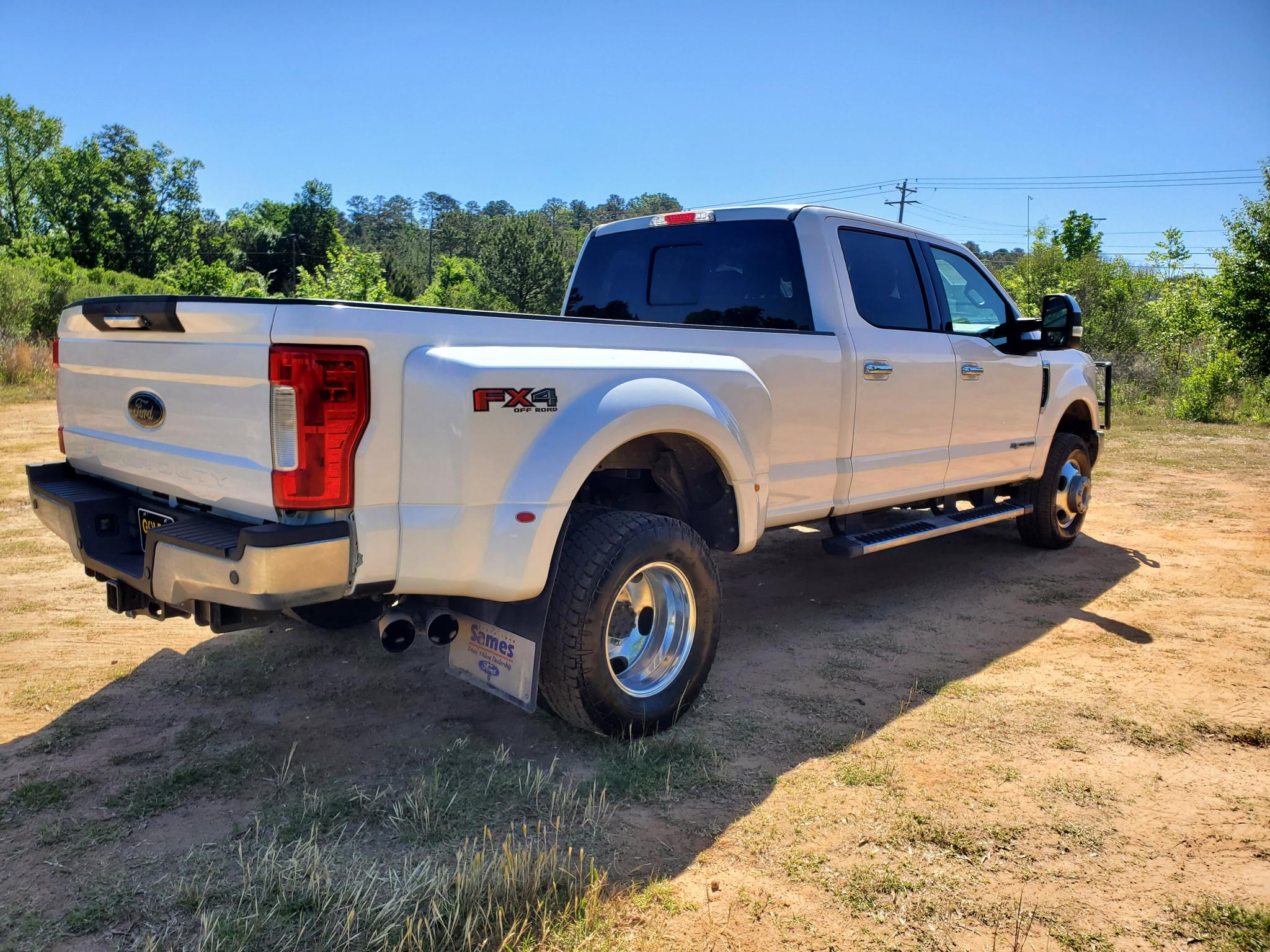 Ford Super Duty F-350 DRW King Ranch 4WD Crew Cab 8' Box 2017