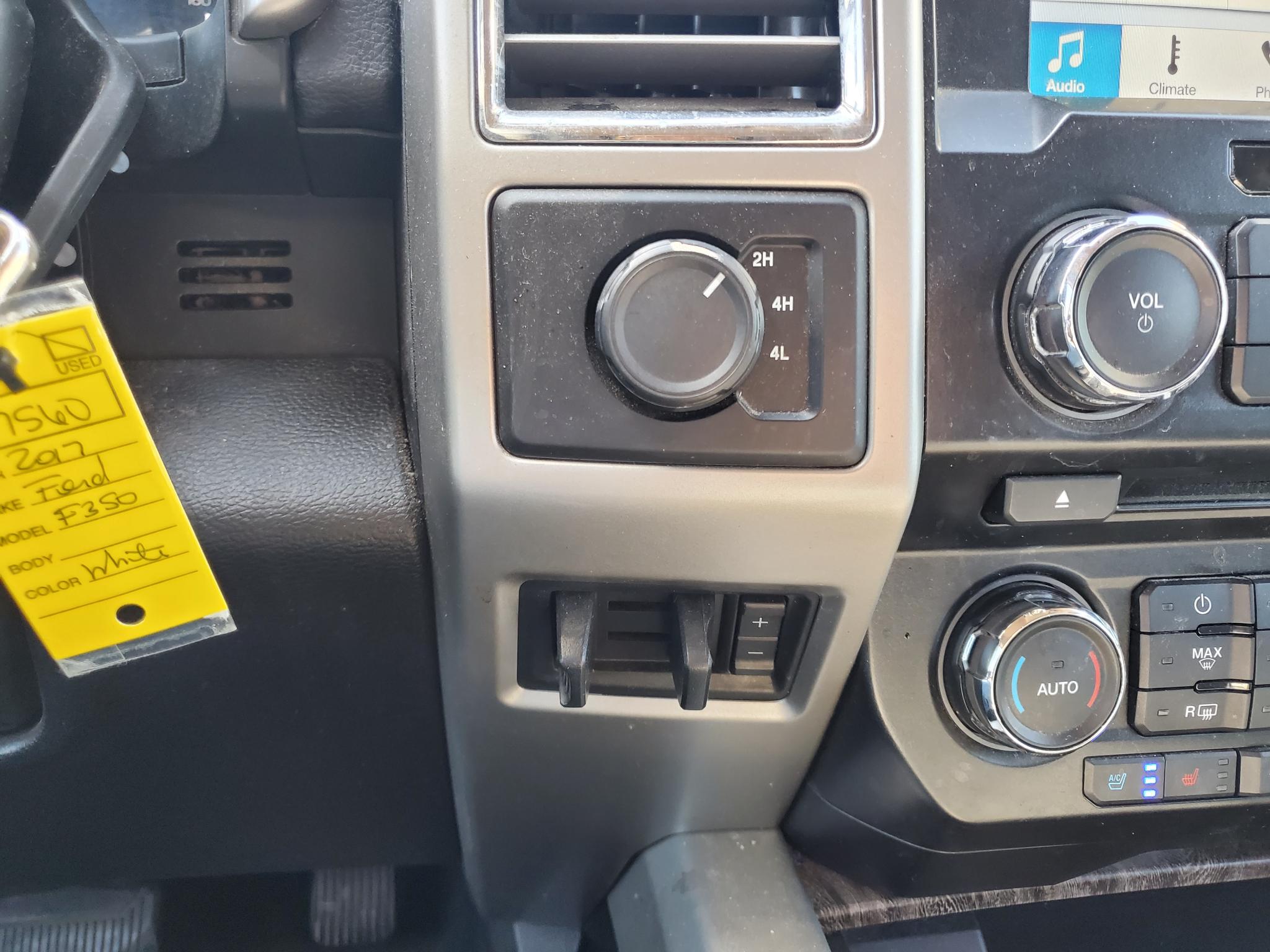 Ford Super Duty F-350 DRW King Ranch 4WD Crew Cab 8' Box 2017