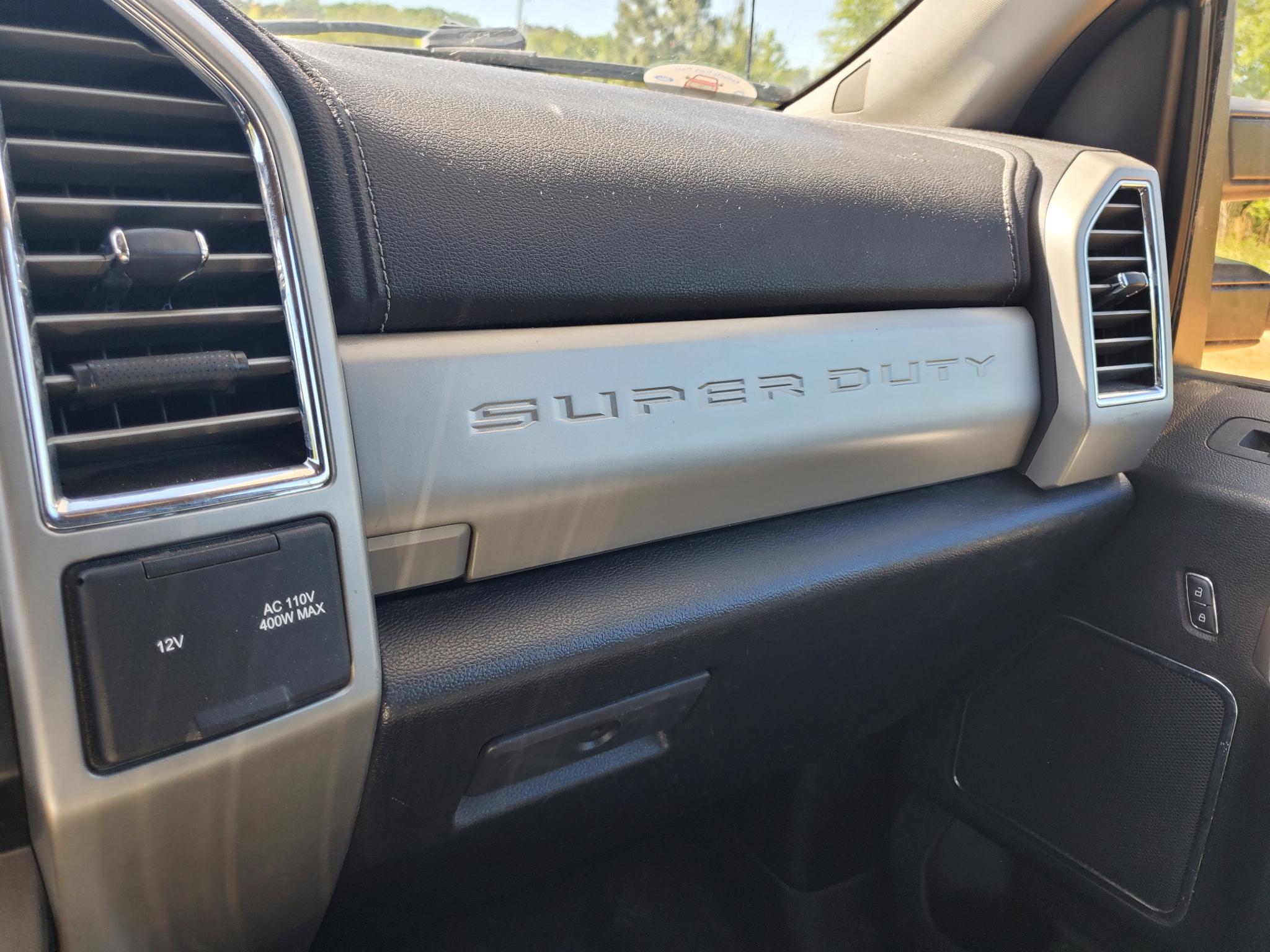 Ford Super Duty F-350 DRW King Ranch 4WD Crew Cab 8' Box 2017